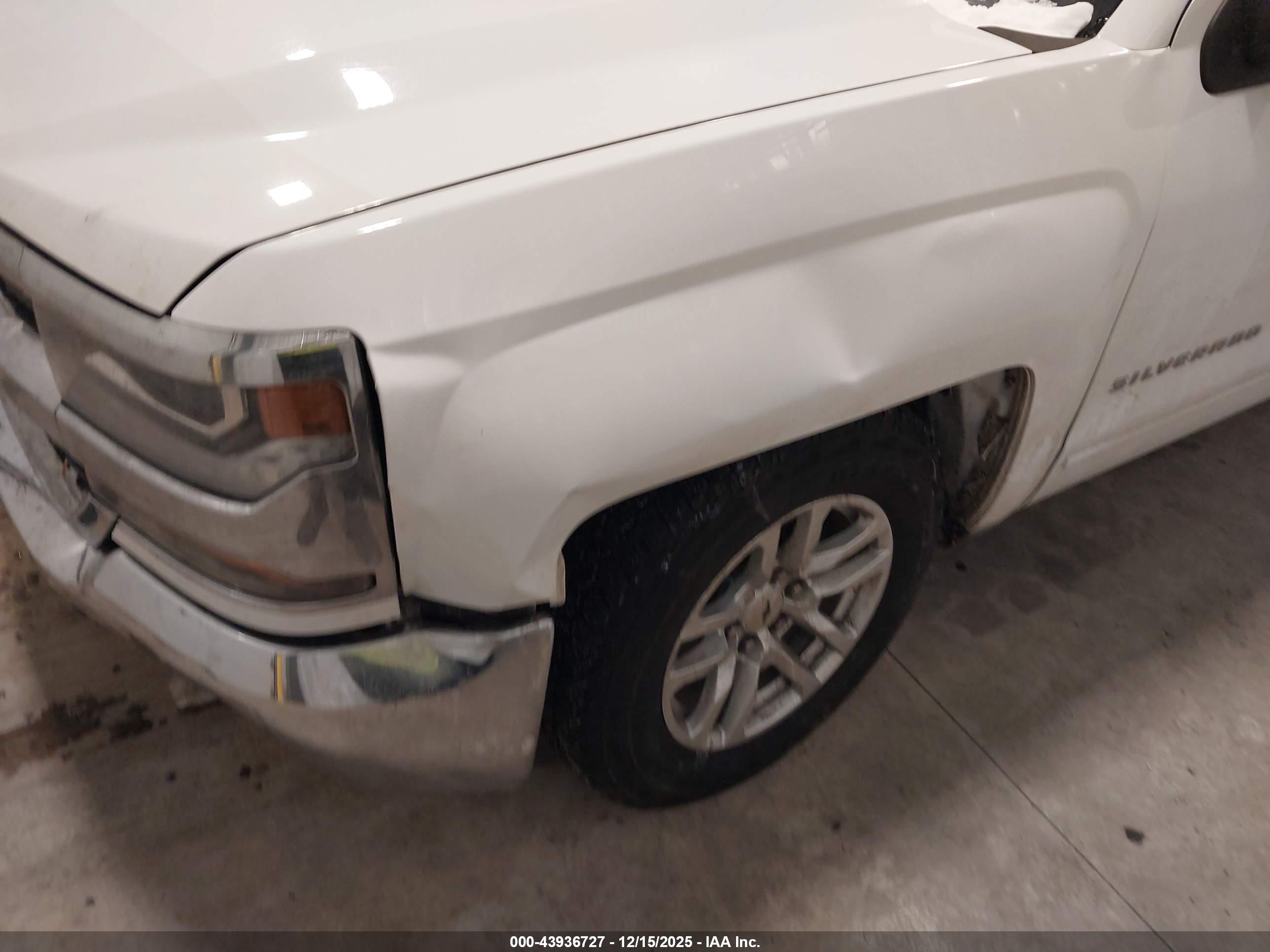 CHEVROLET SILVERADO image 6