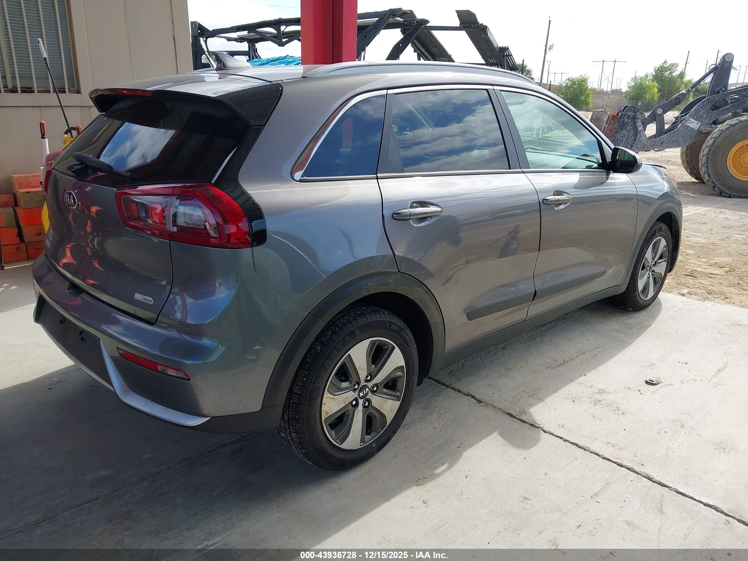 KIA NIRO image 4