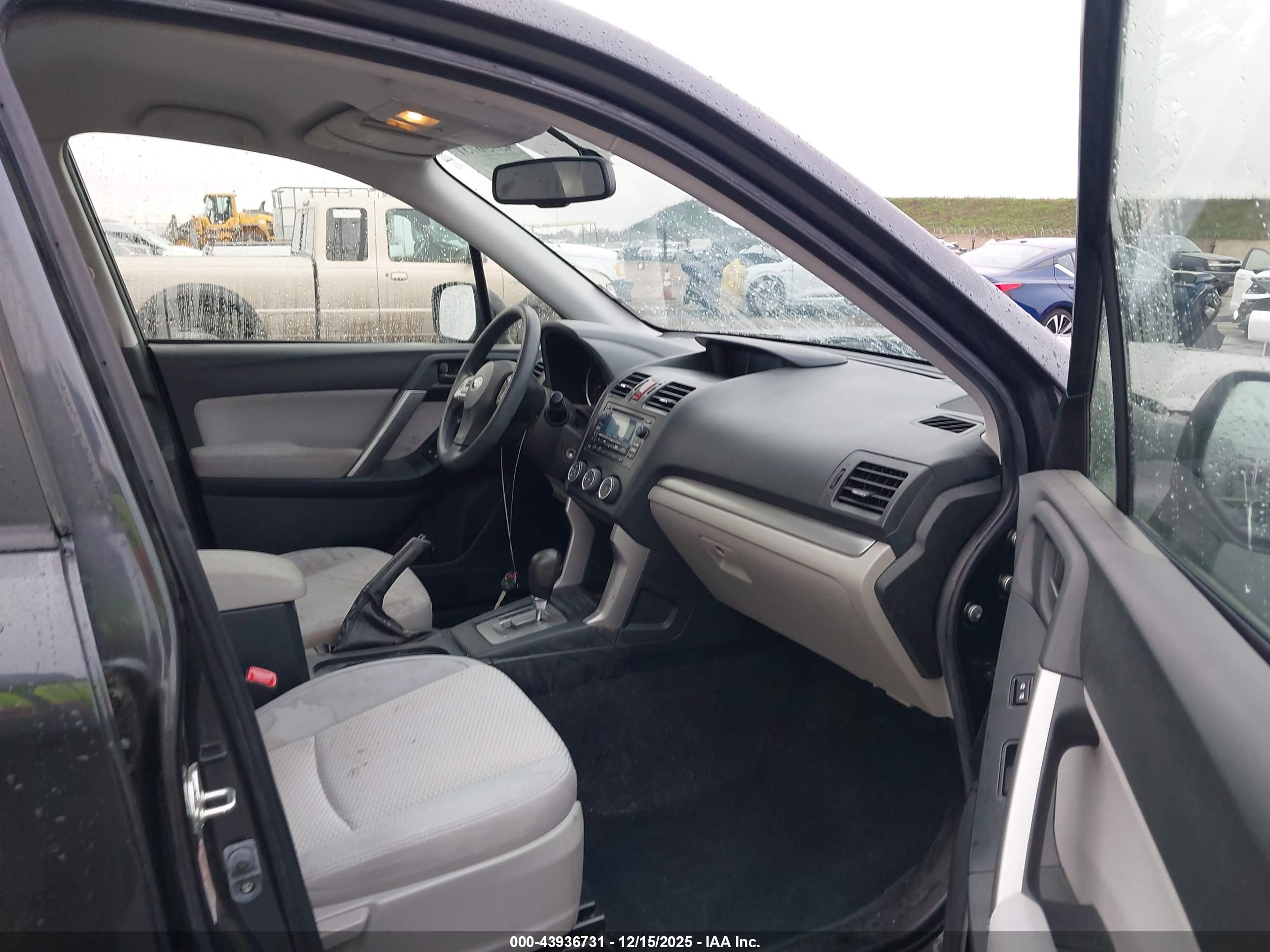 SUBARU FORESTER image 5