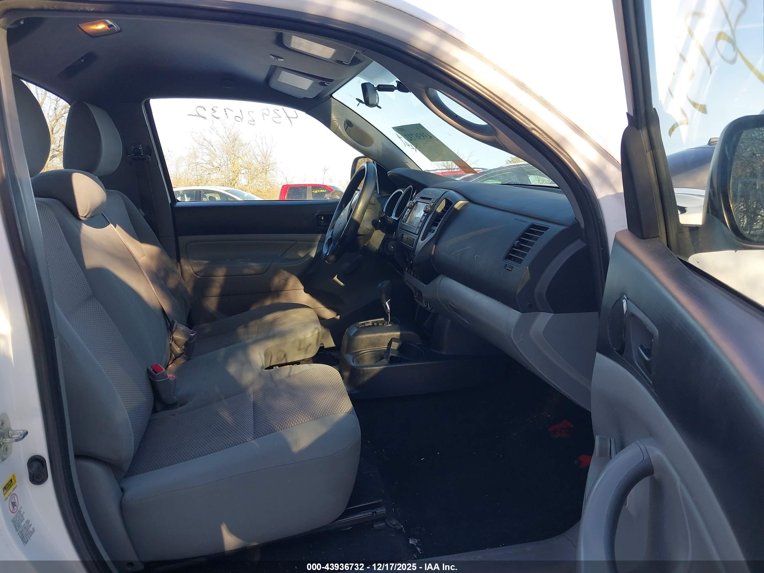 TOYOTA TACOMA image 5