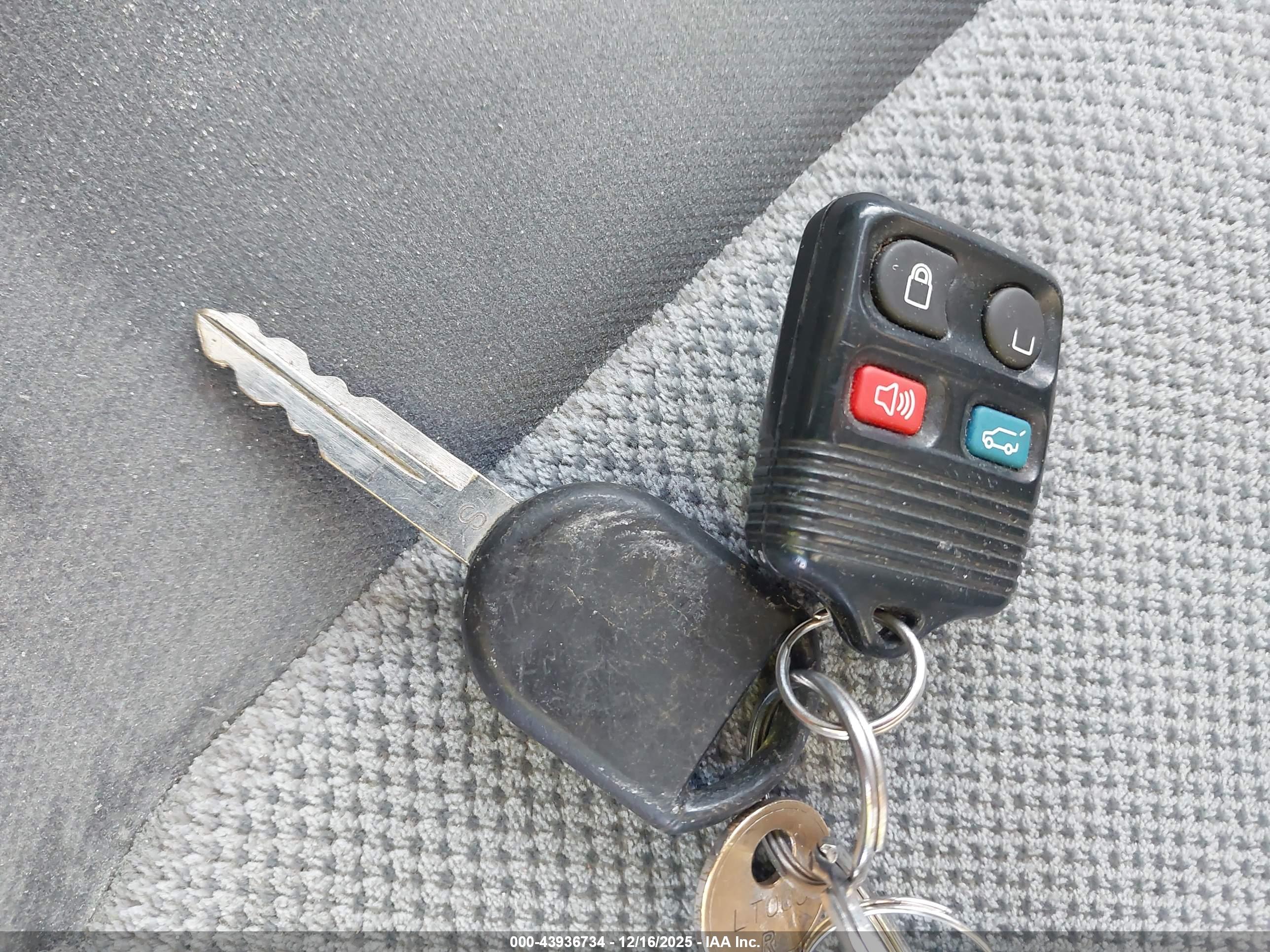 FORD EXPEDITION image 11