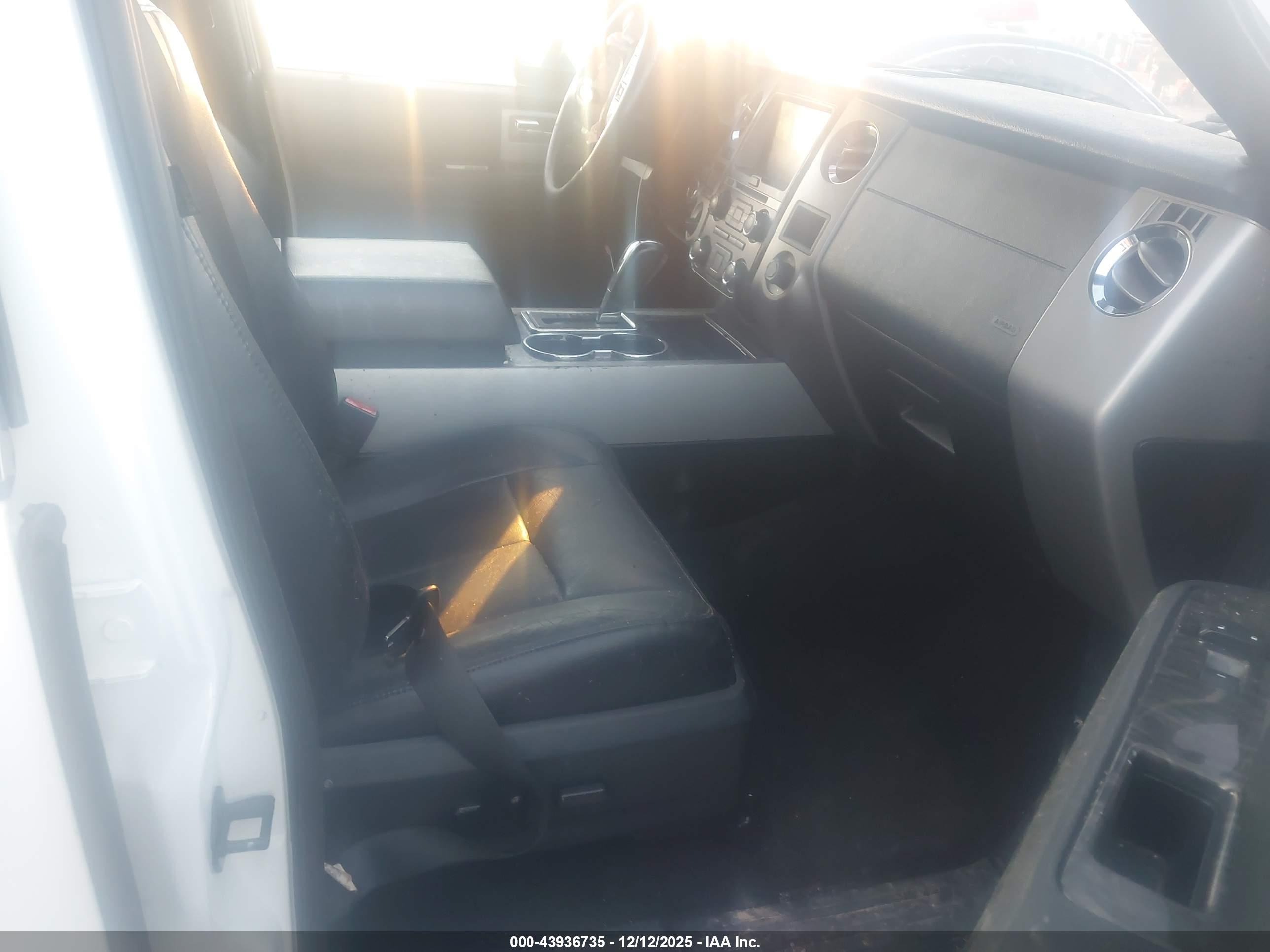 FORD EXPEDITION image 5