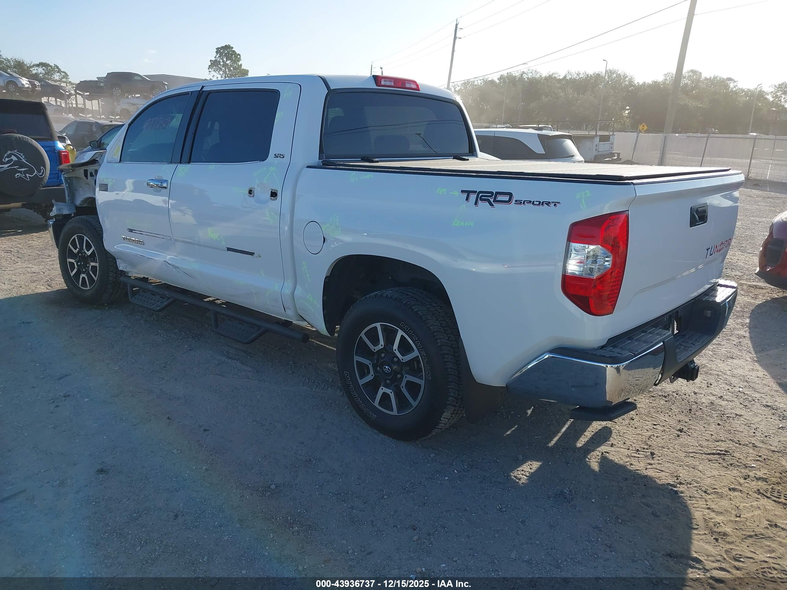 TOYOTA TUNDRA image 3