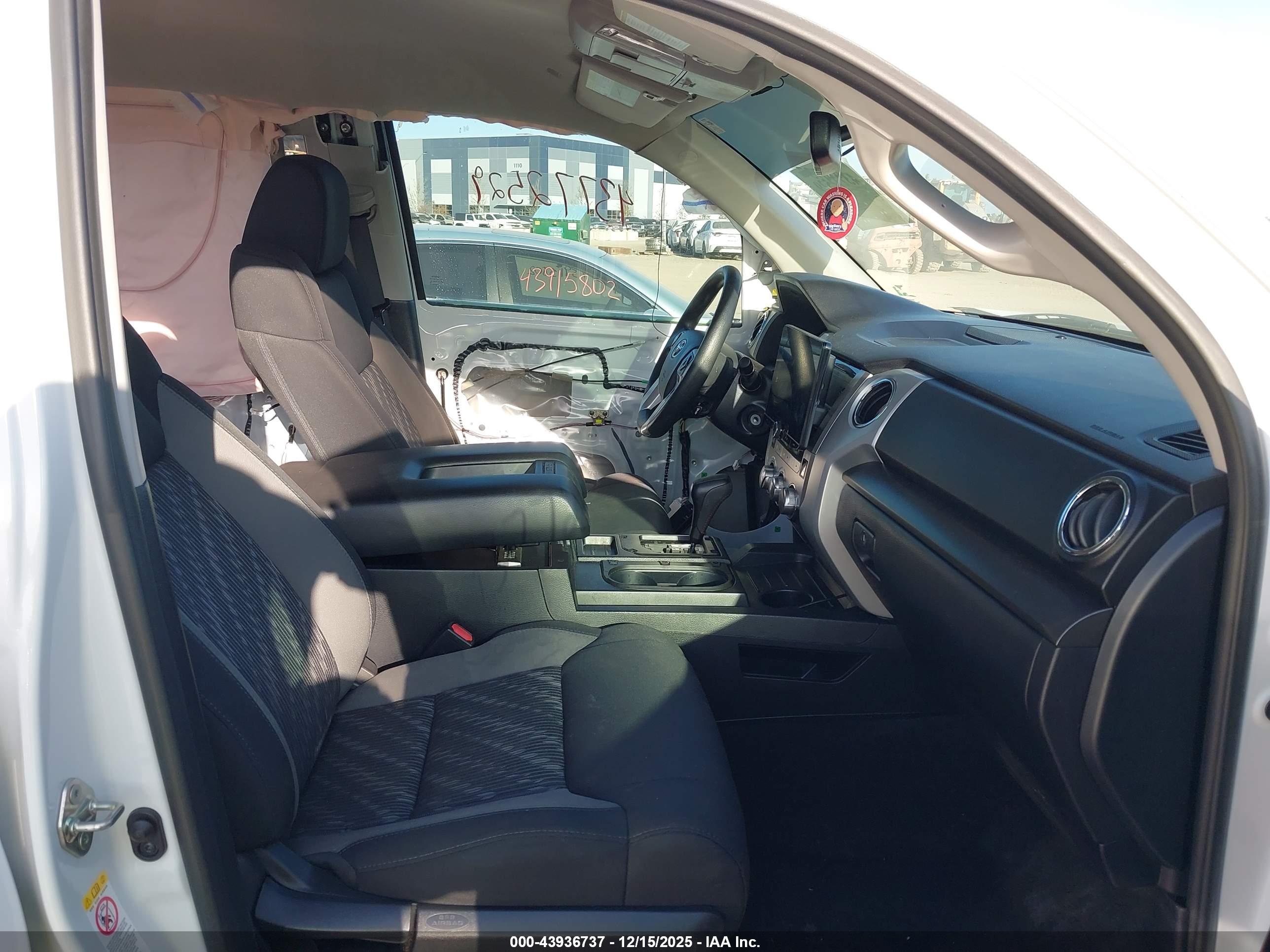 TOYOTA TUNDRA image 5