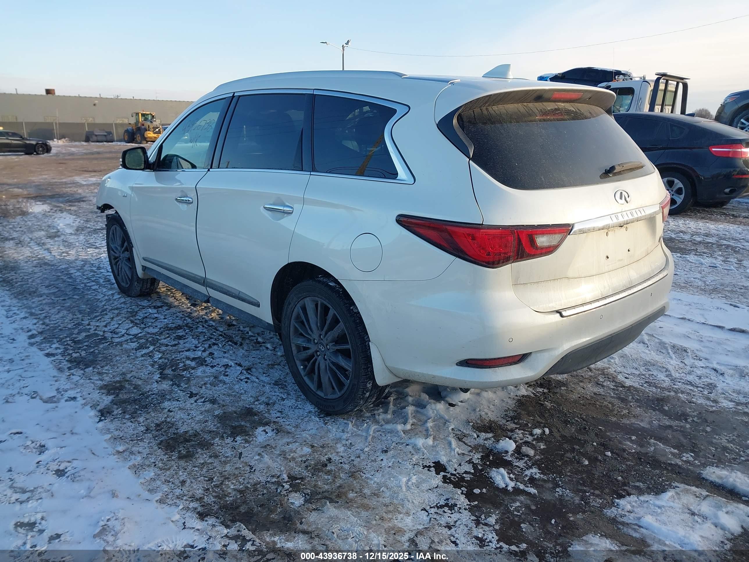 INFINITI QX60 image 3