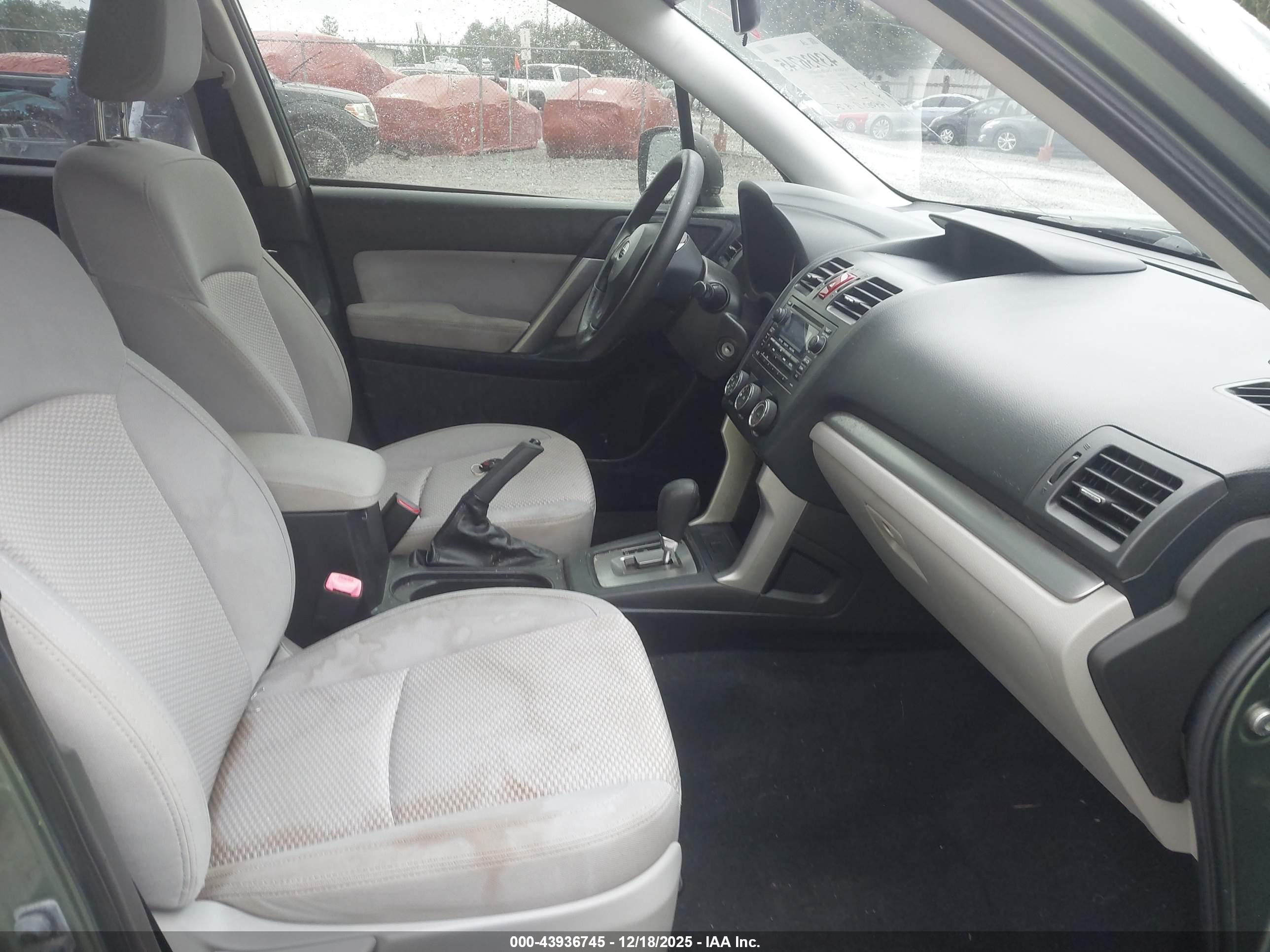 SUBARU FORESTER image 5