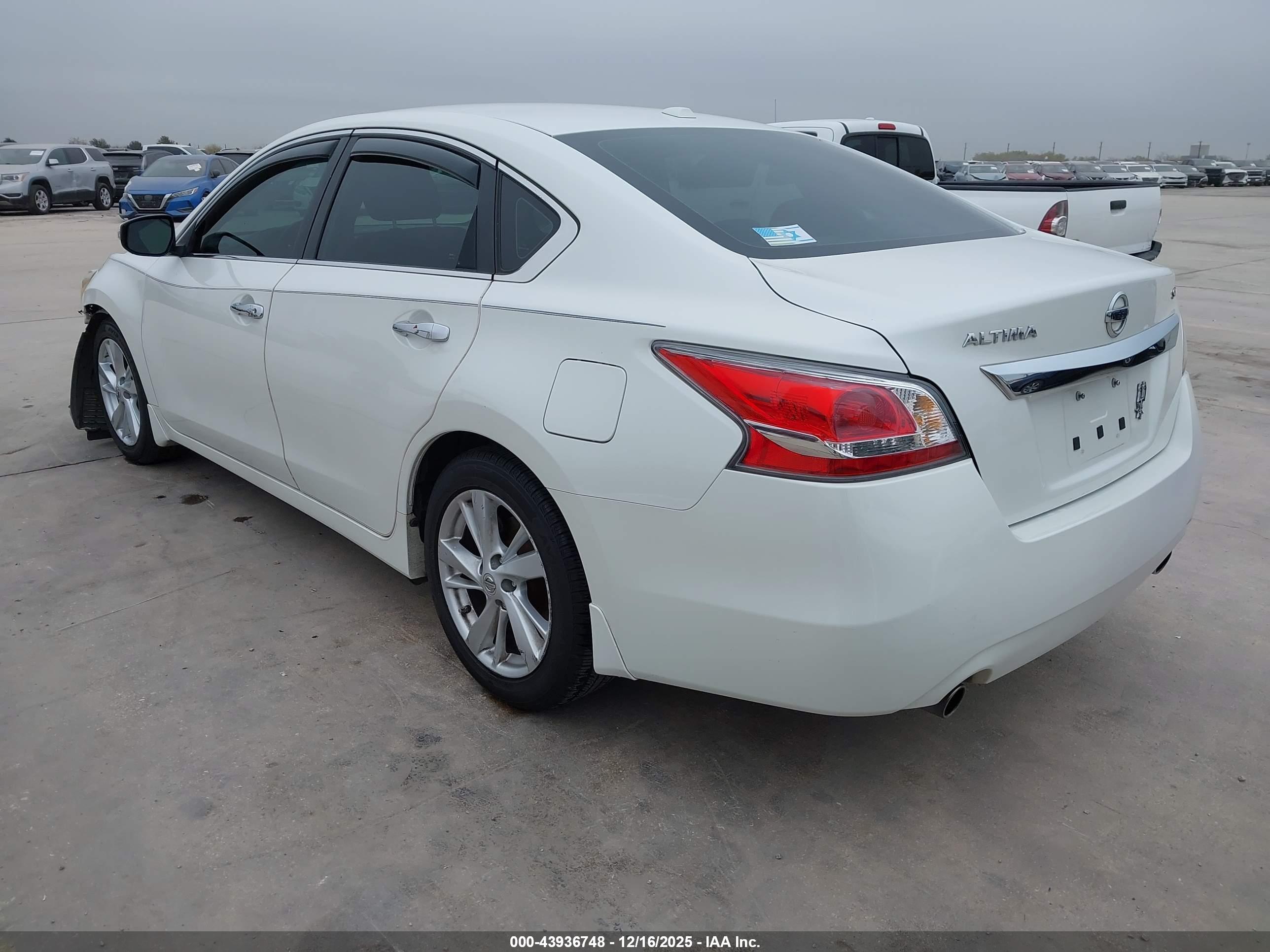 NISSAN ALTIMA image 3