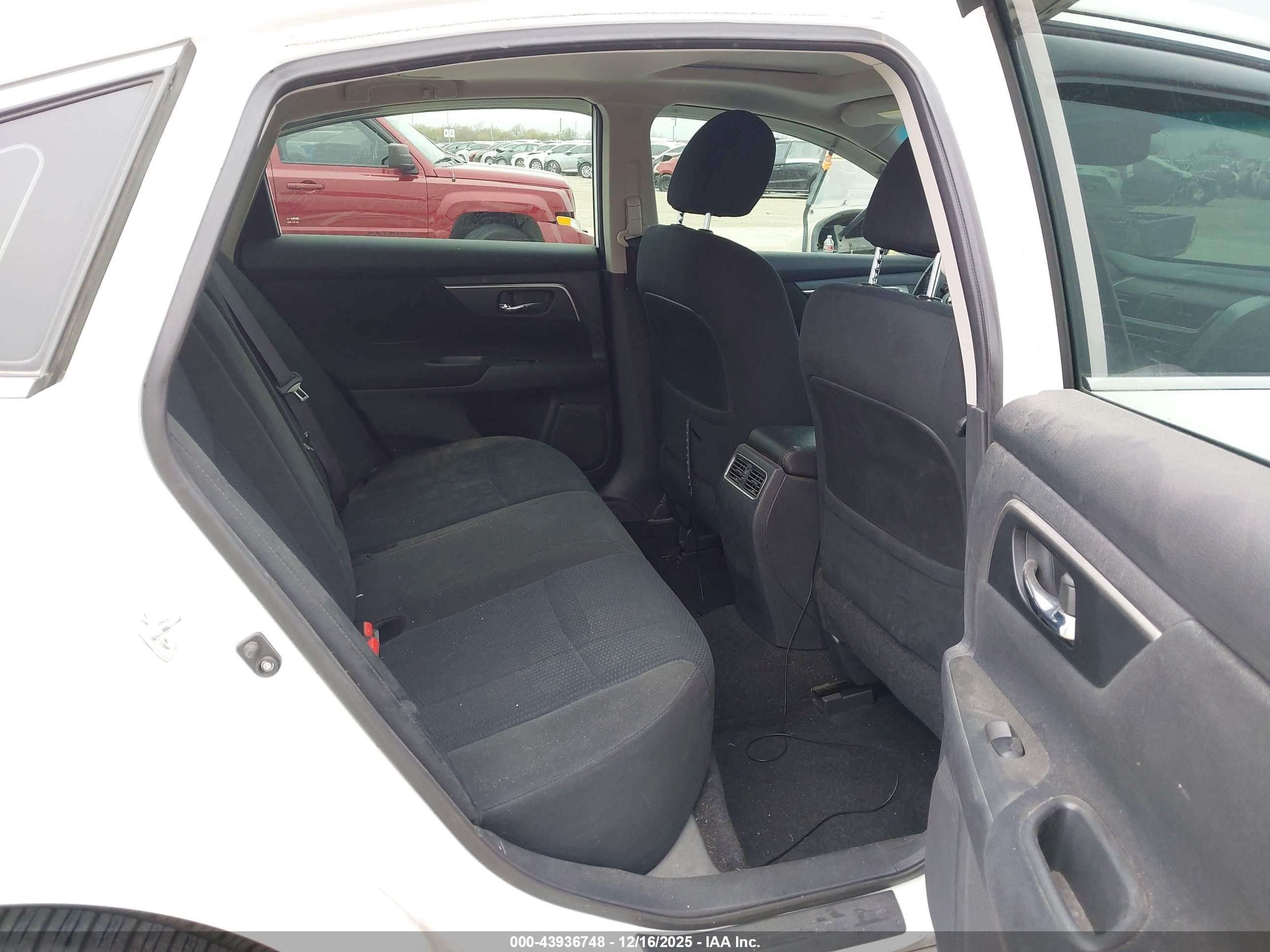 NISSAN ALTIMA image 8