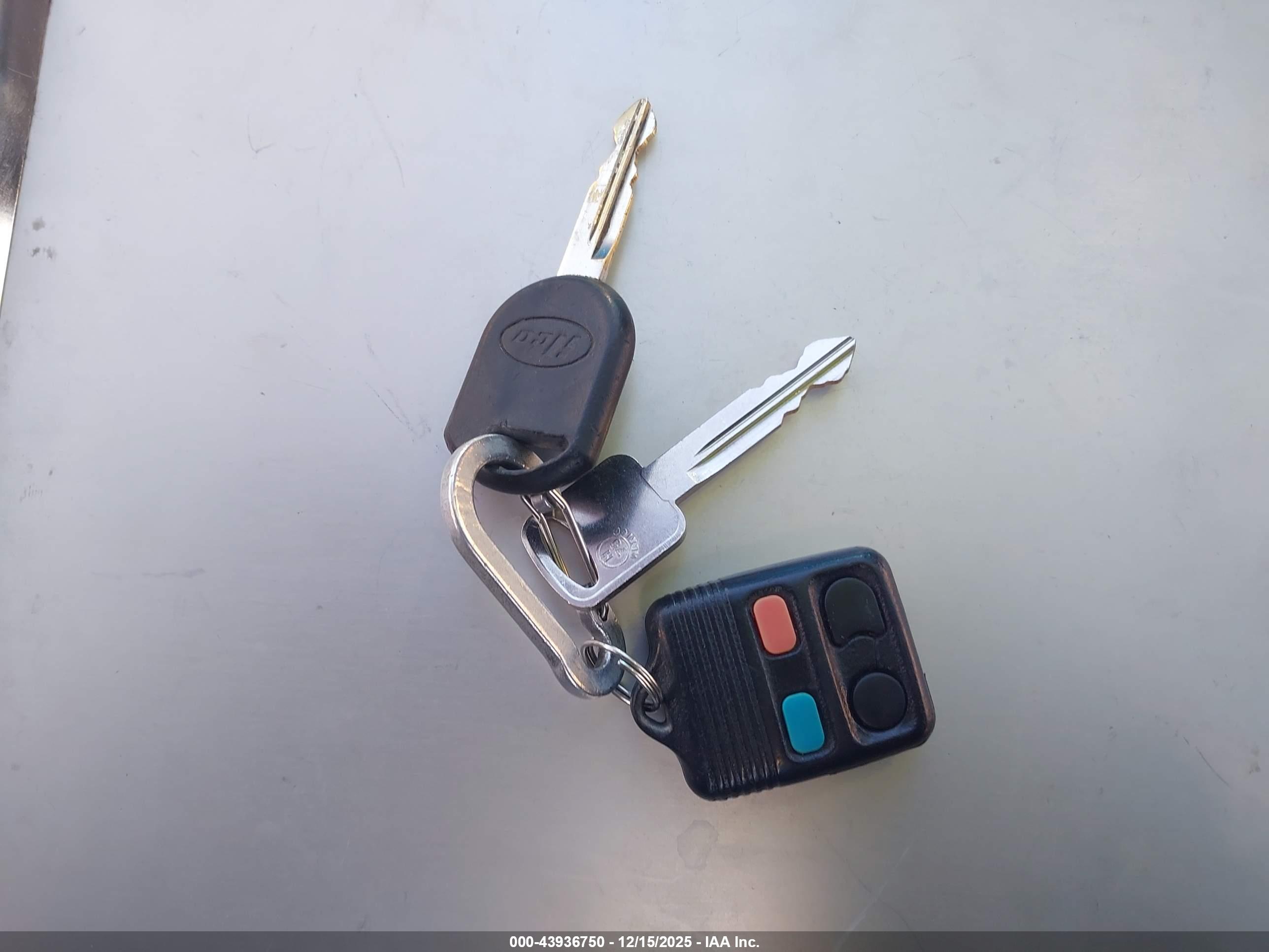 FORD TAURUS image 11
