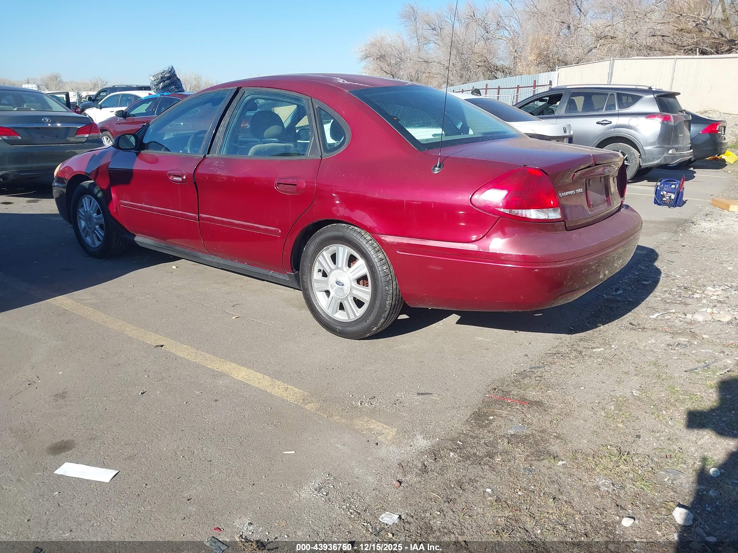 FORD TAURUS image 3