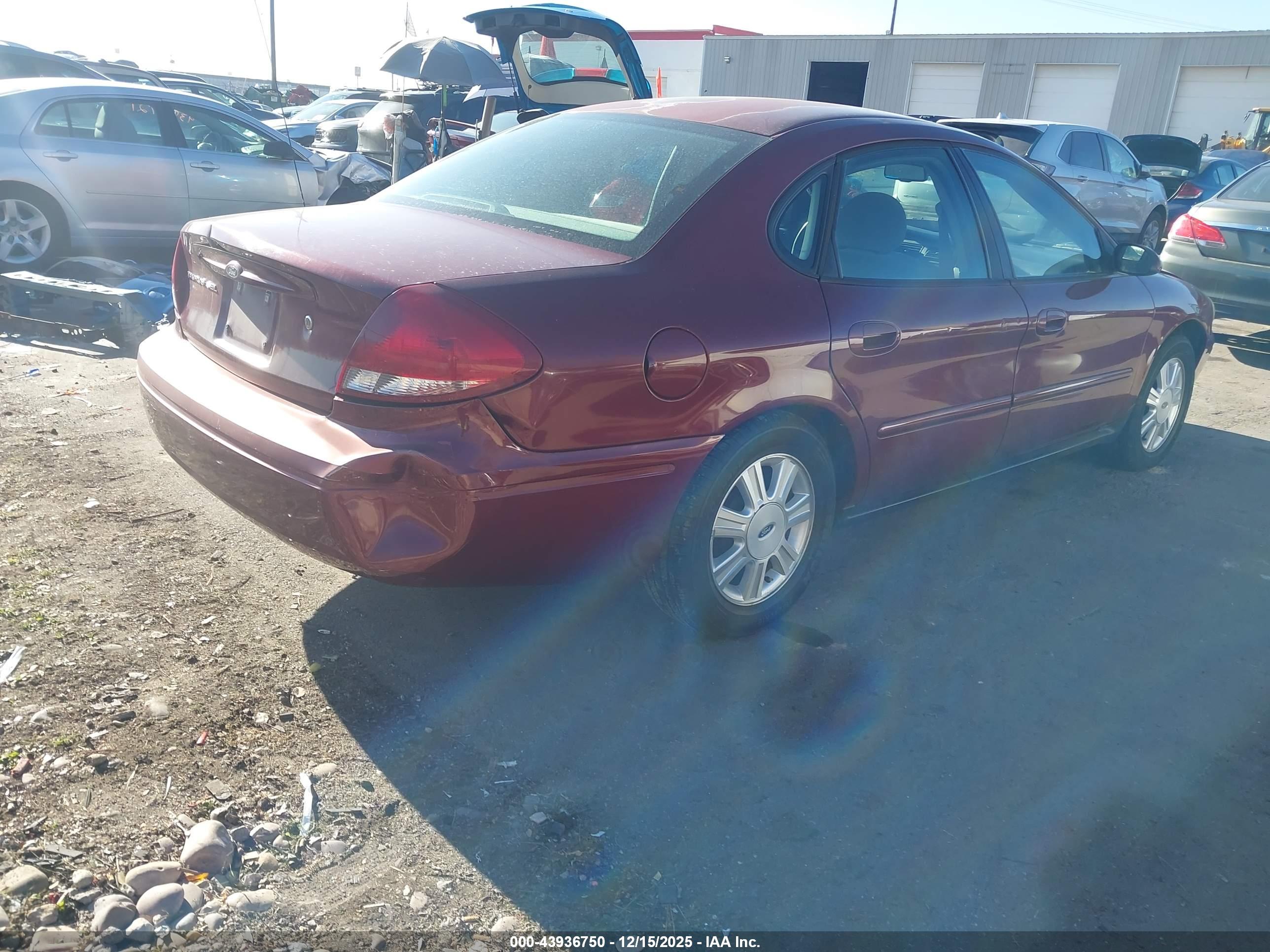 FORD TAURUS image 4