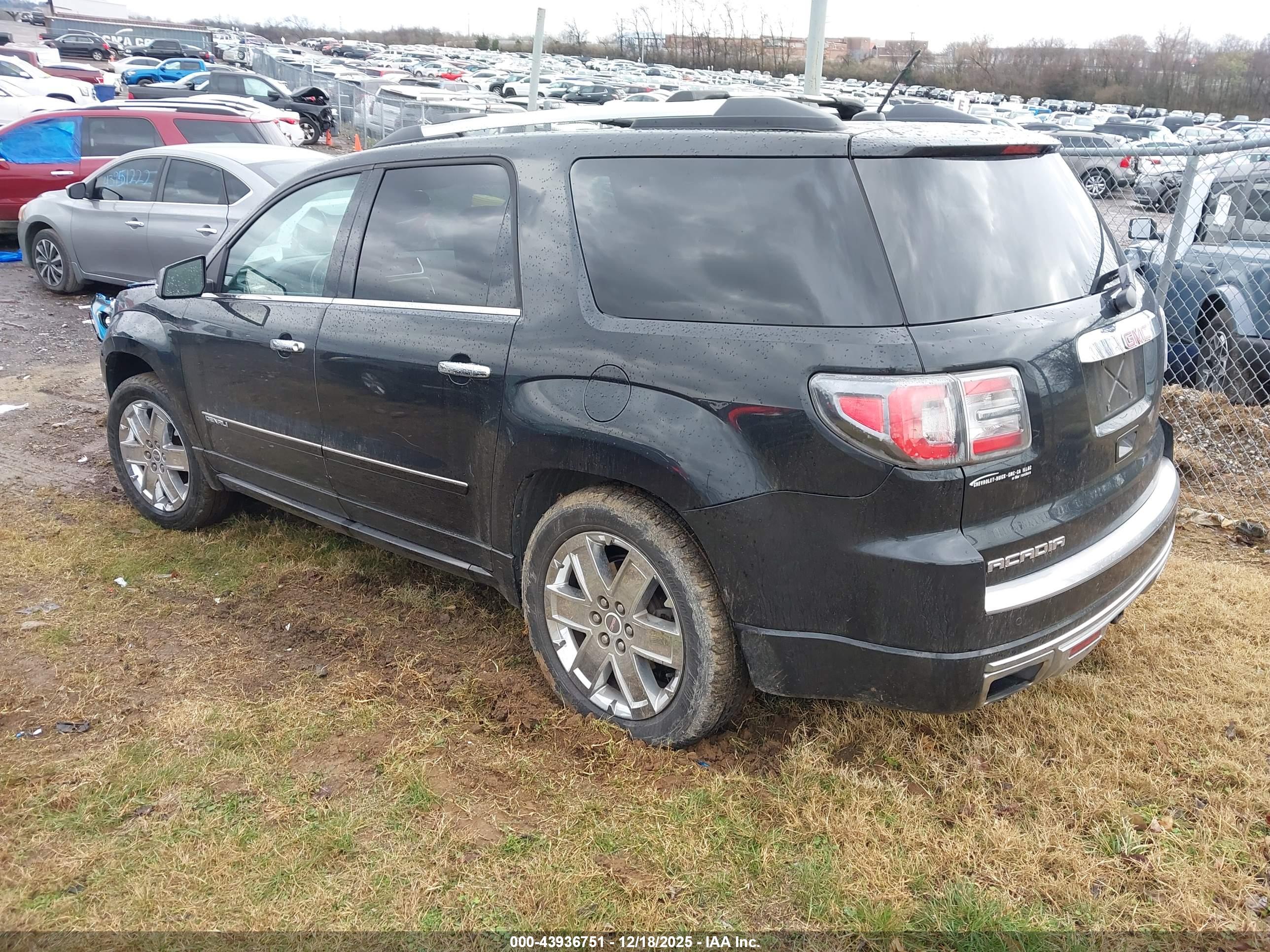 GMC ACADIA image 3