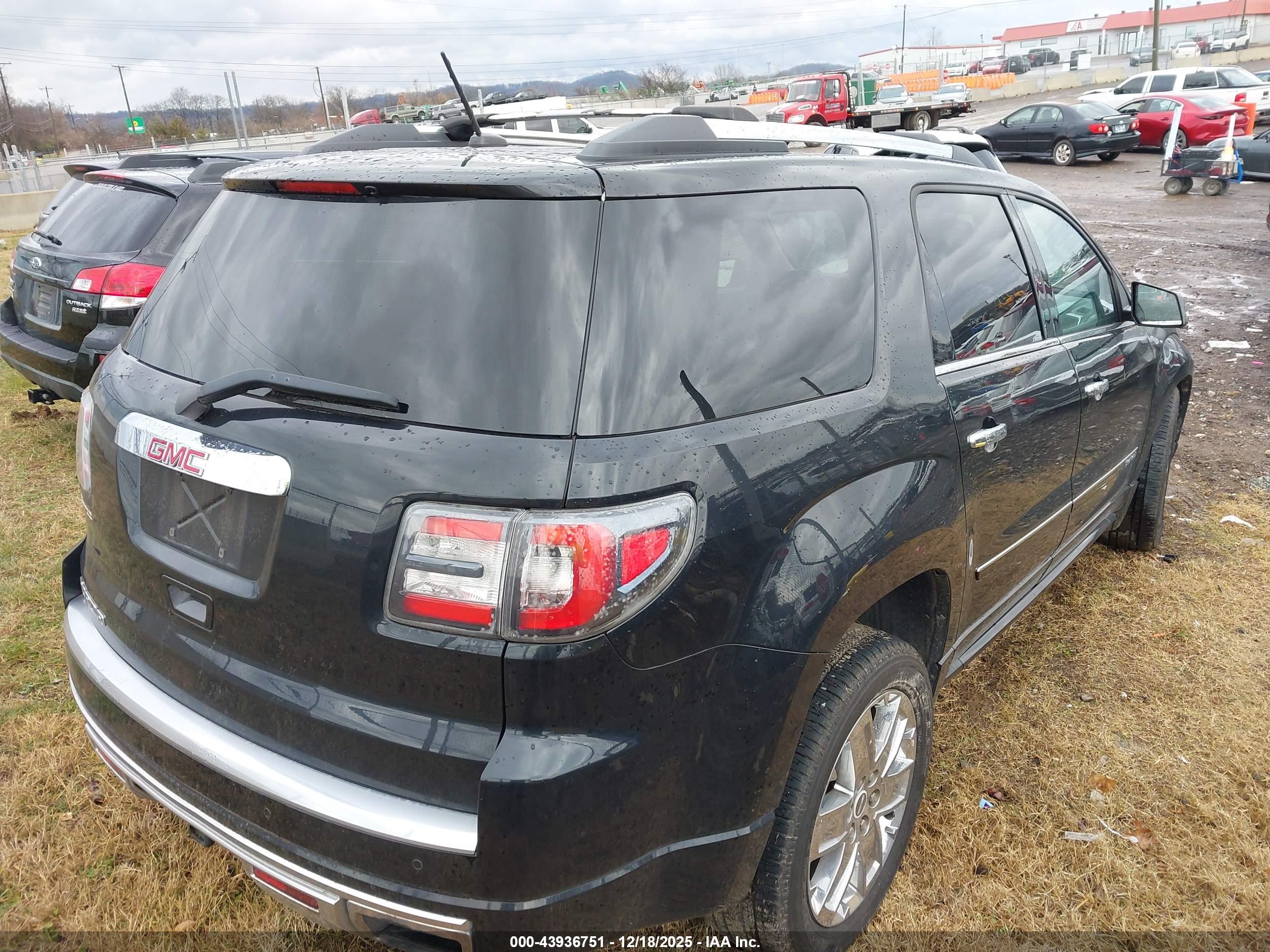 GMC ACADIA image 4
