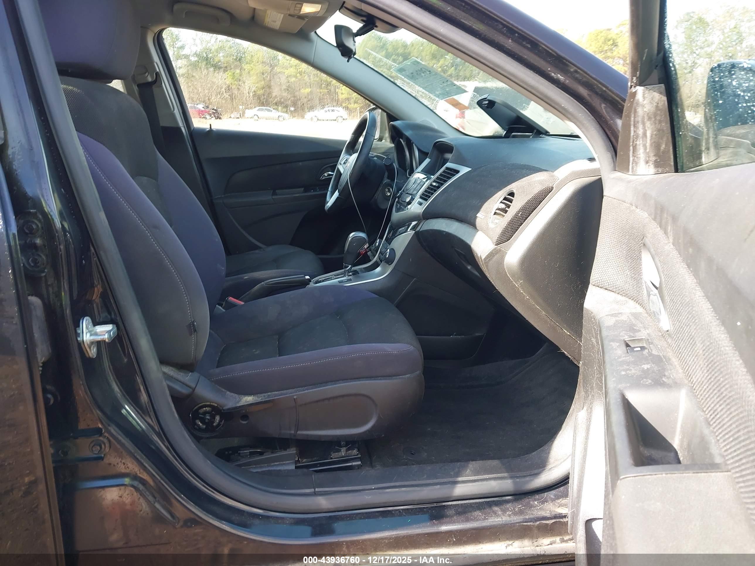 CHEVROLET CRUZE image 5