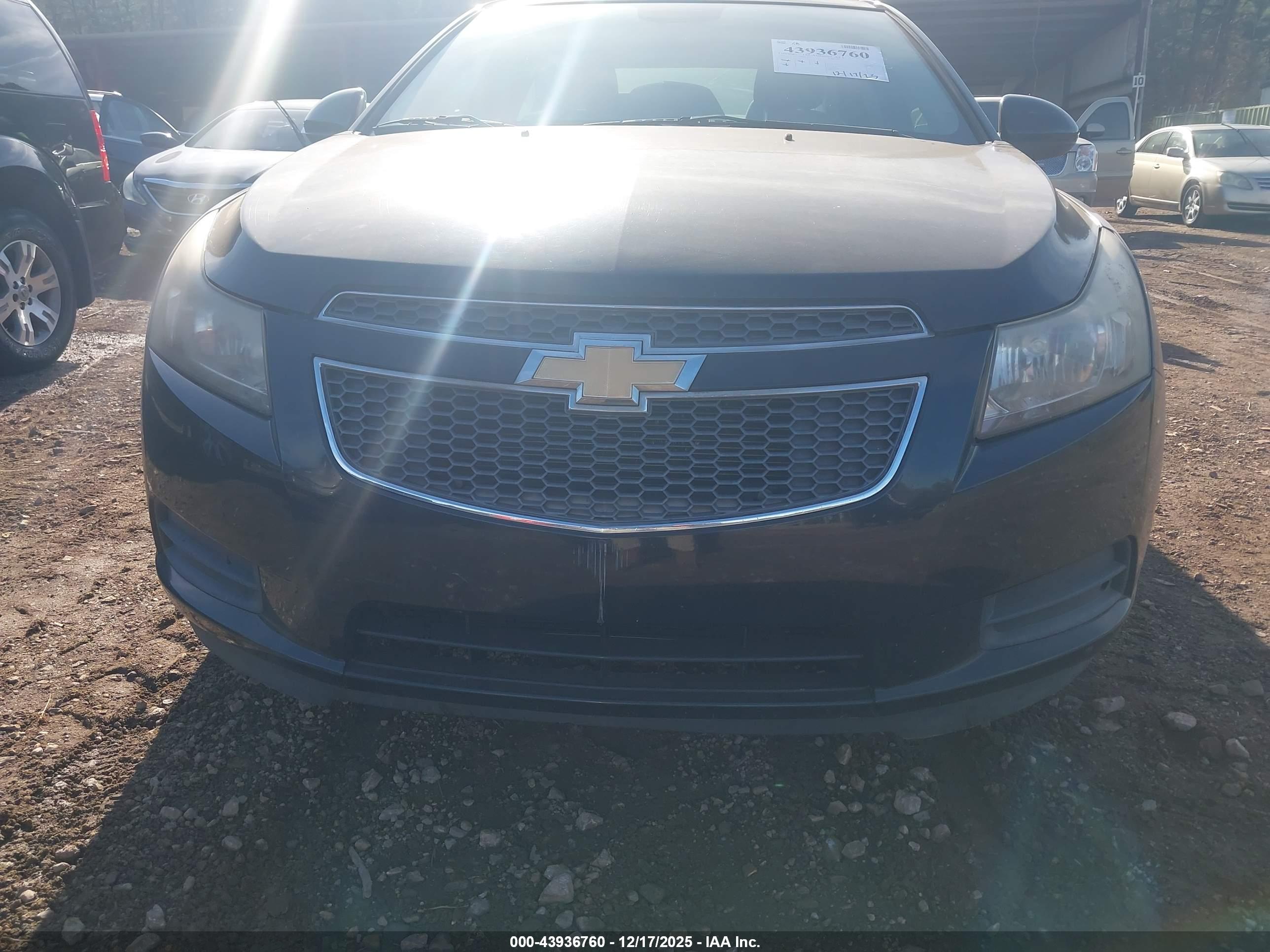 CHEVROLET CRUZE image 6