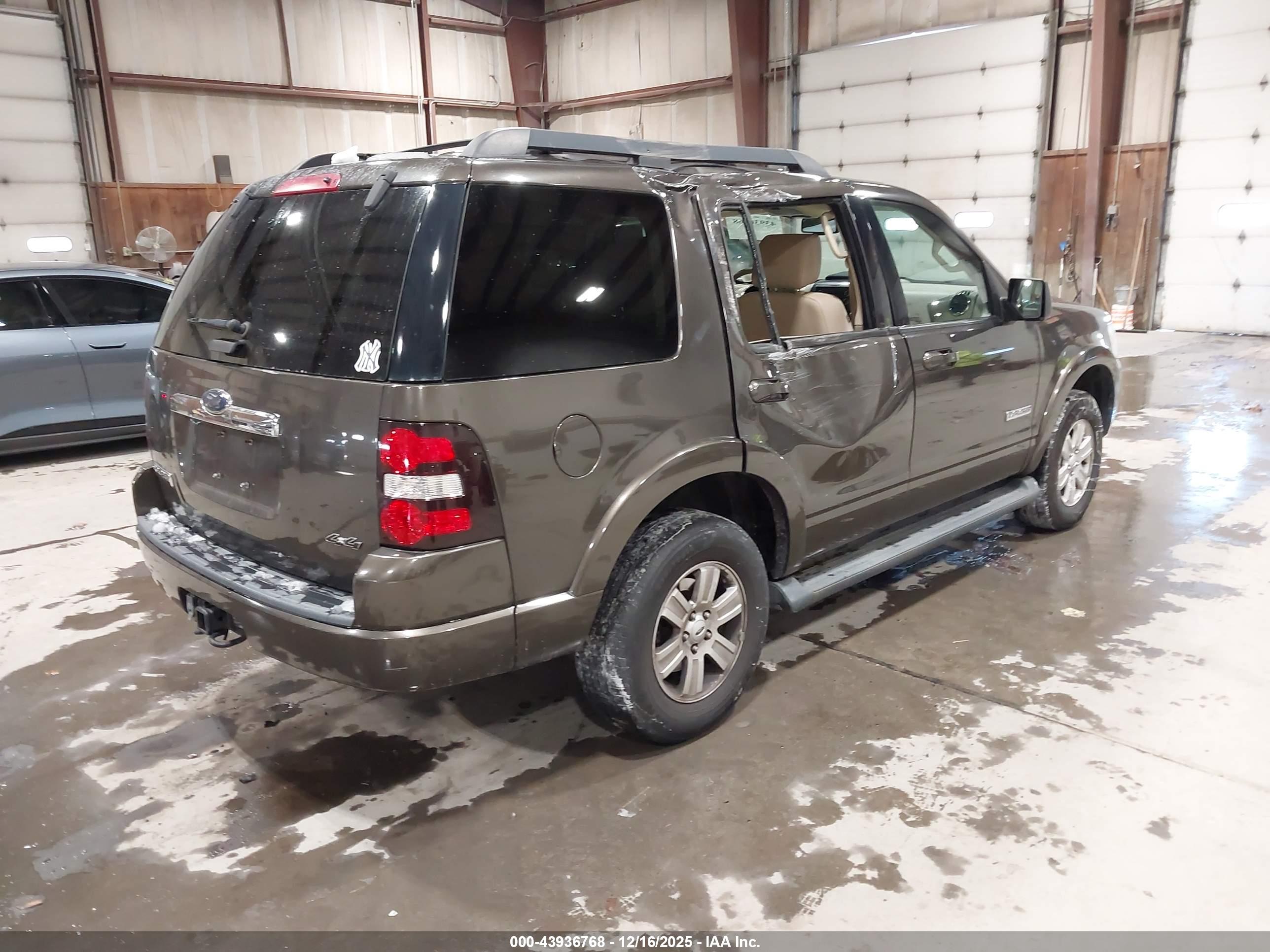 FORD EXPLORER image 4