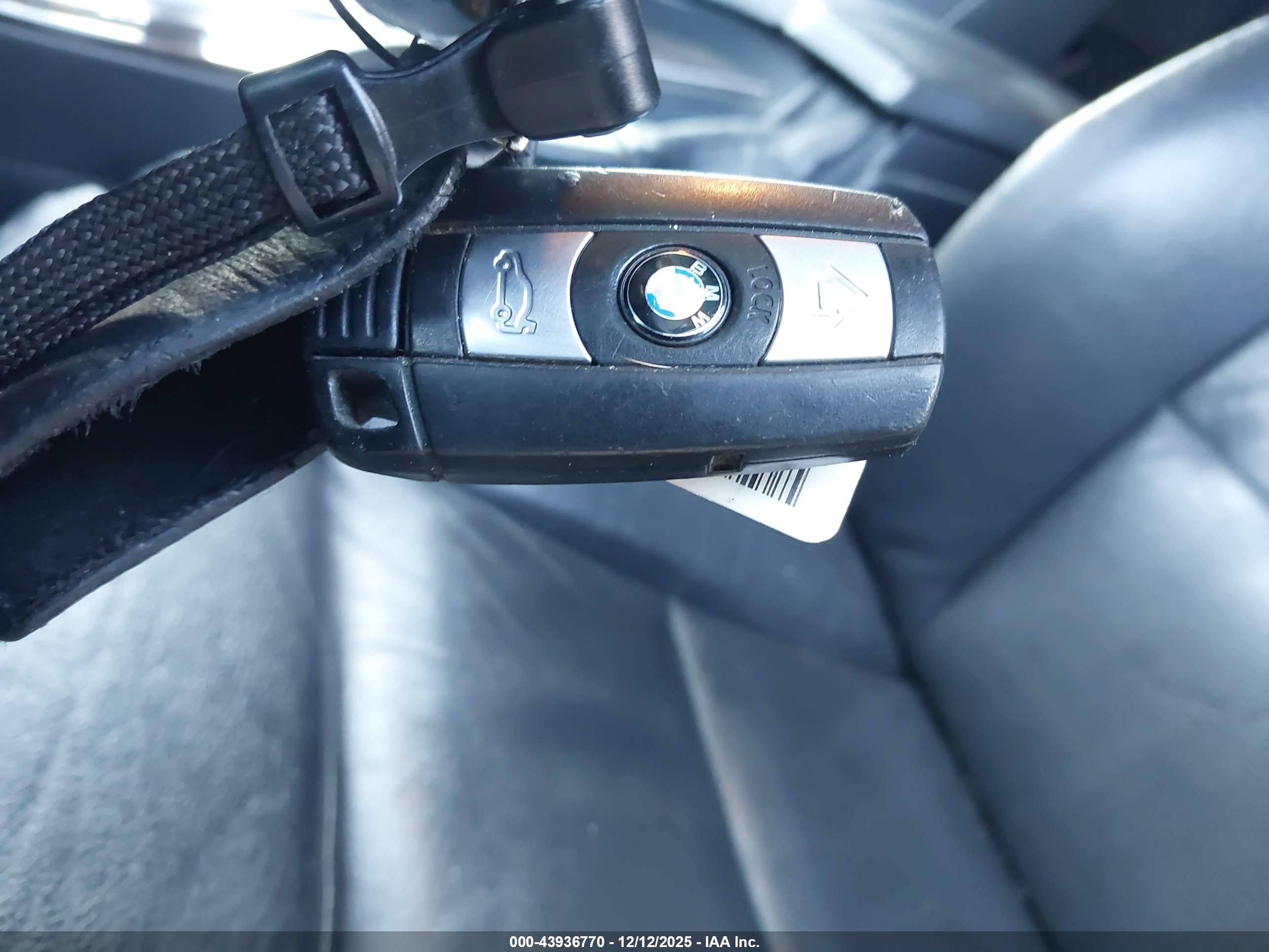 BMW 550I image 11