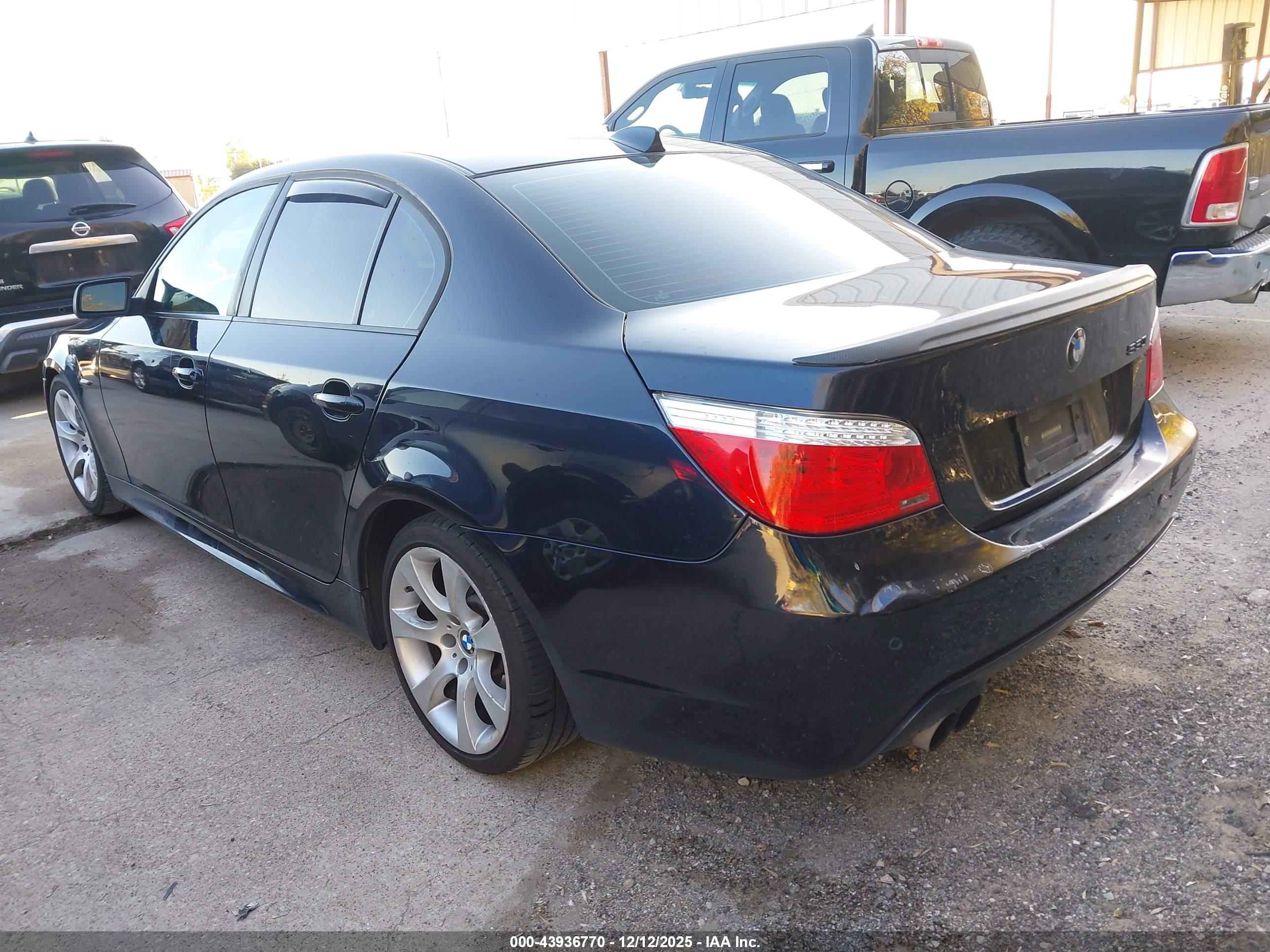 BMW 550I image 3