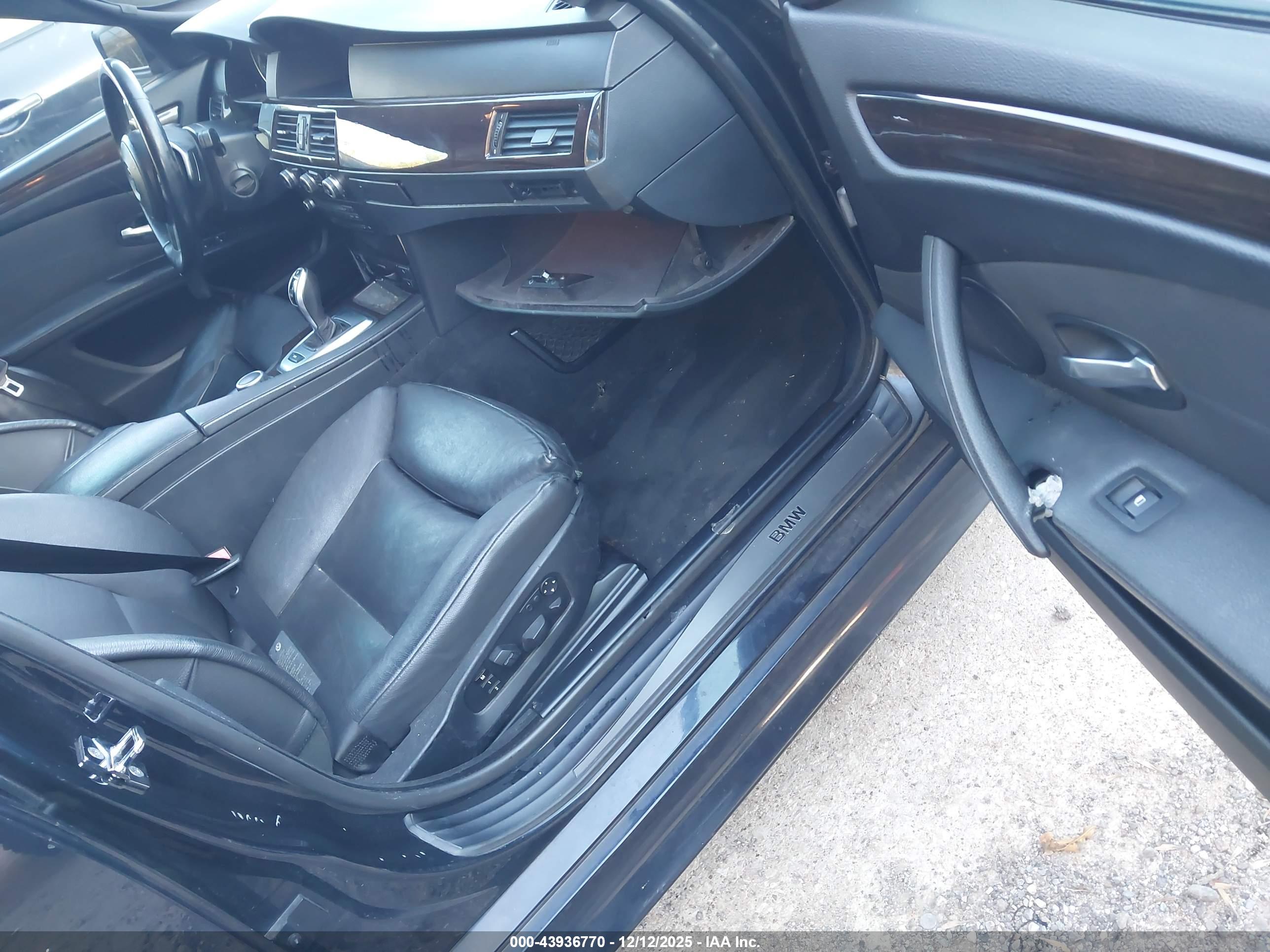 BMW 550I image 5