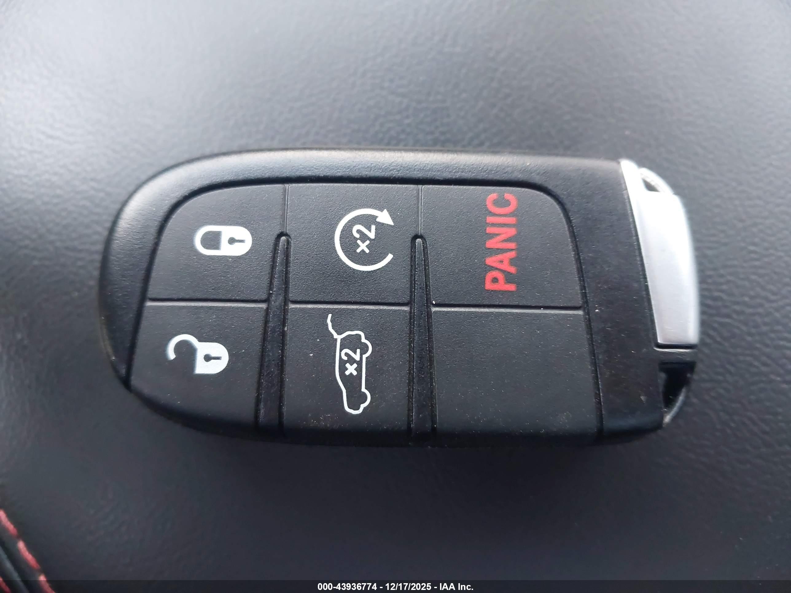 JEEP GRAND image 11