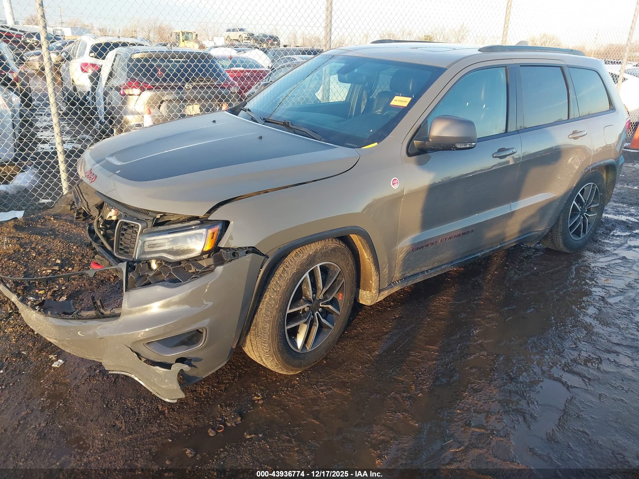 JEEP GRAND image 2