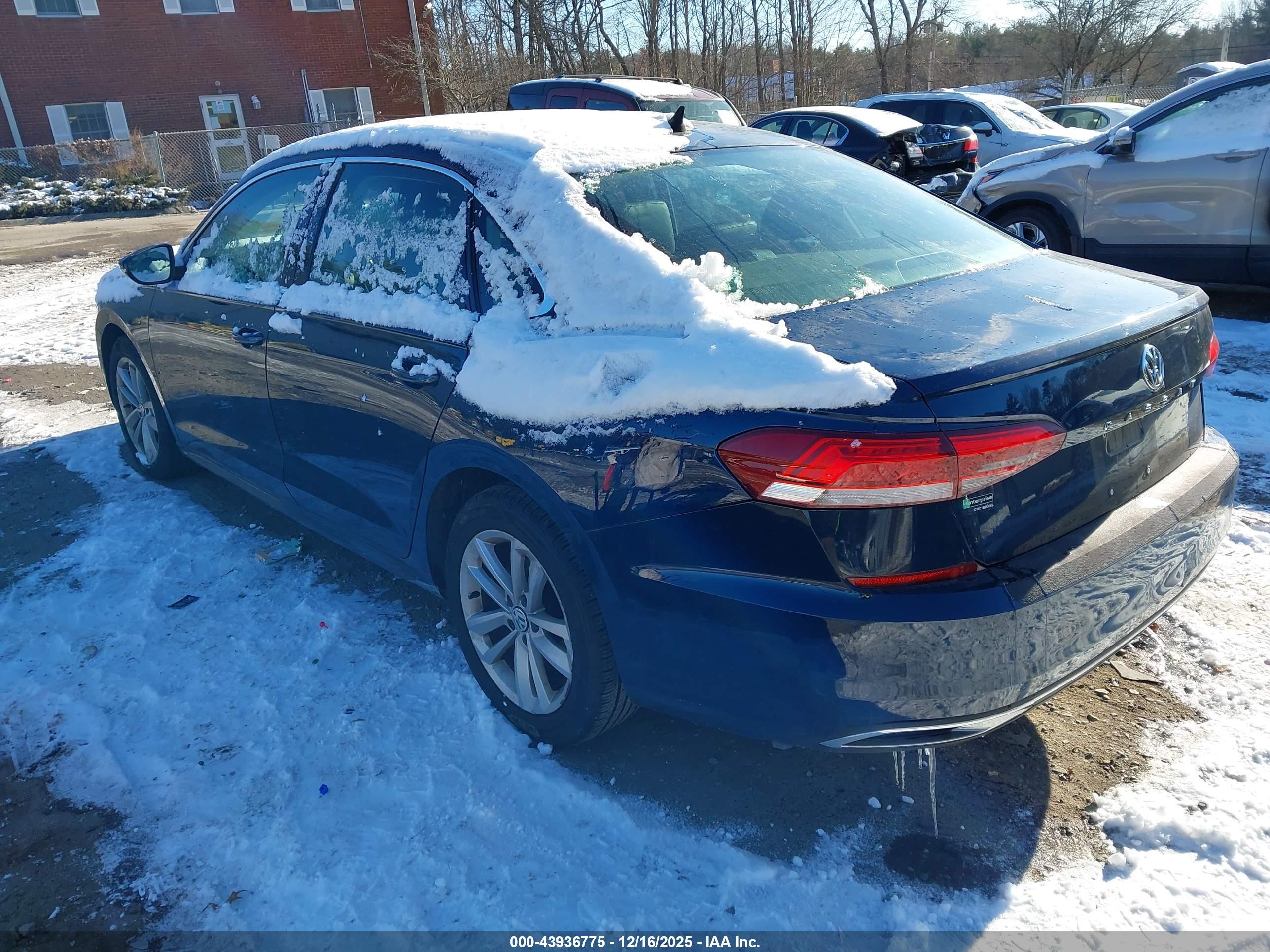 VOLKSWAGEN PASSAT image 3