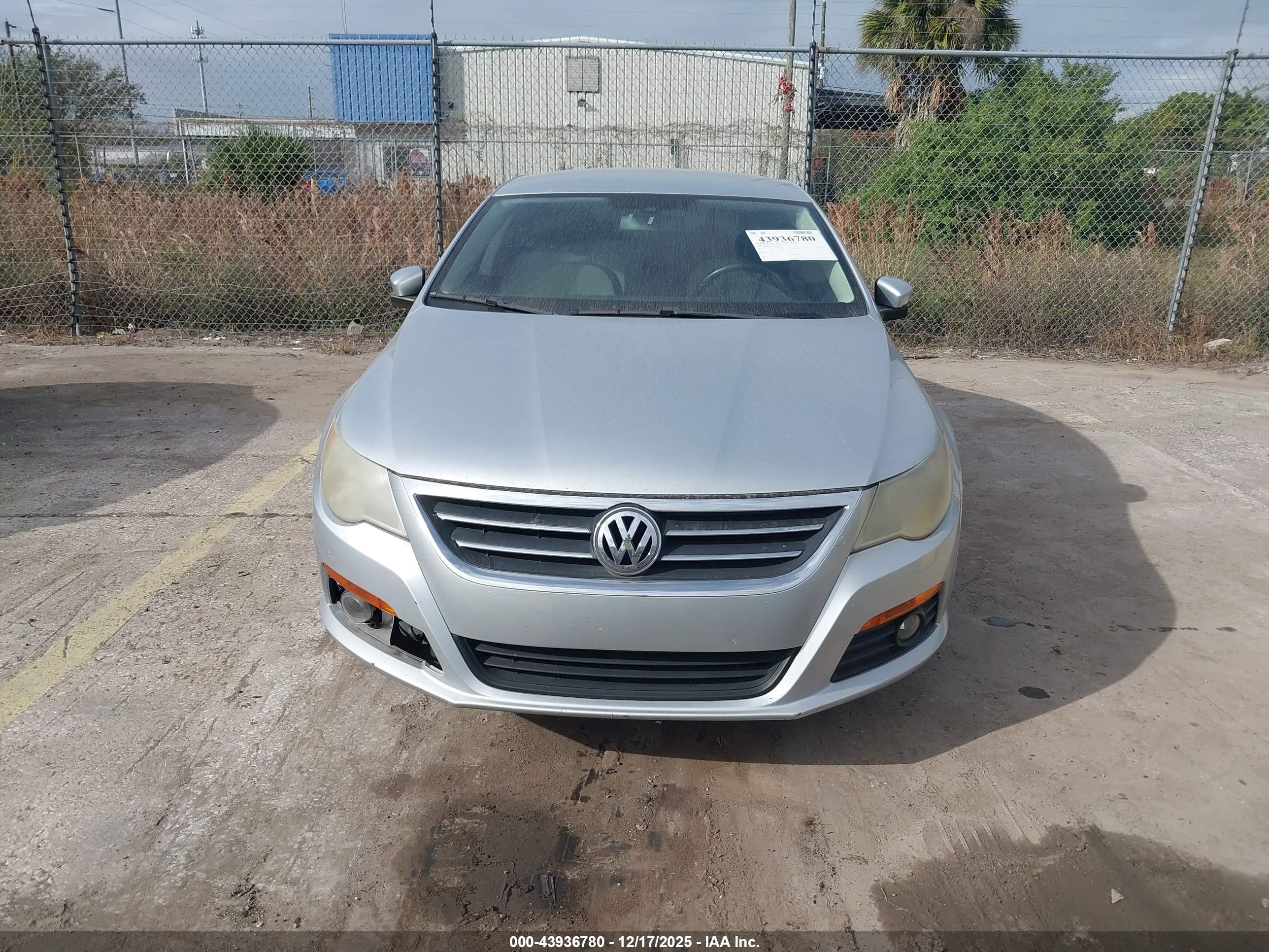 VOLKSWAGEN CC image 6