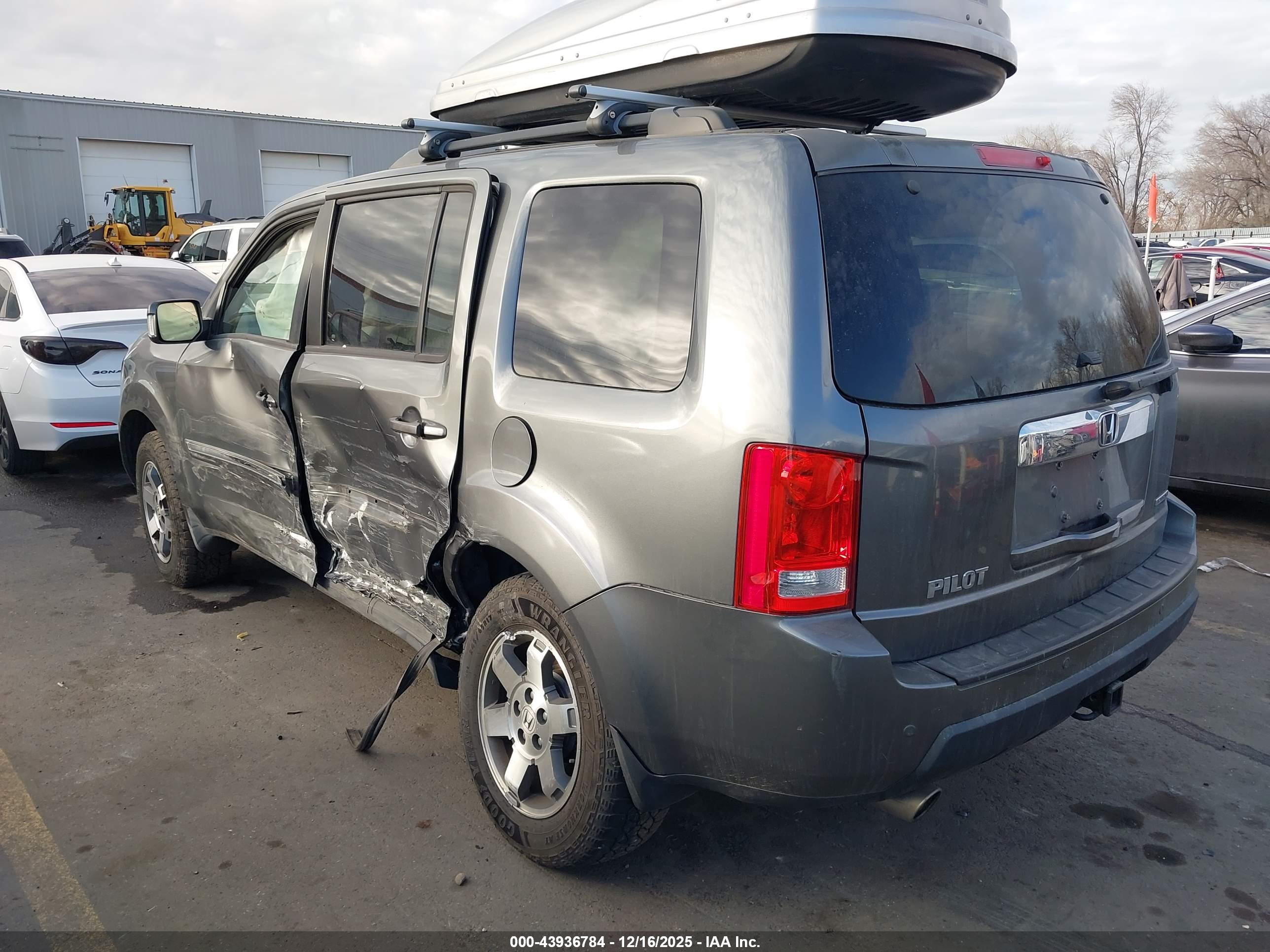 HONDA PILOT image 3
