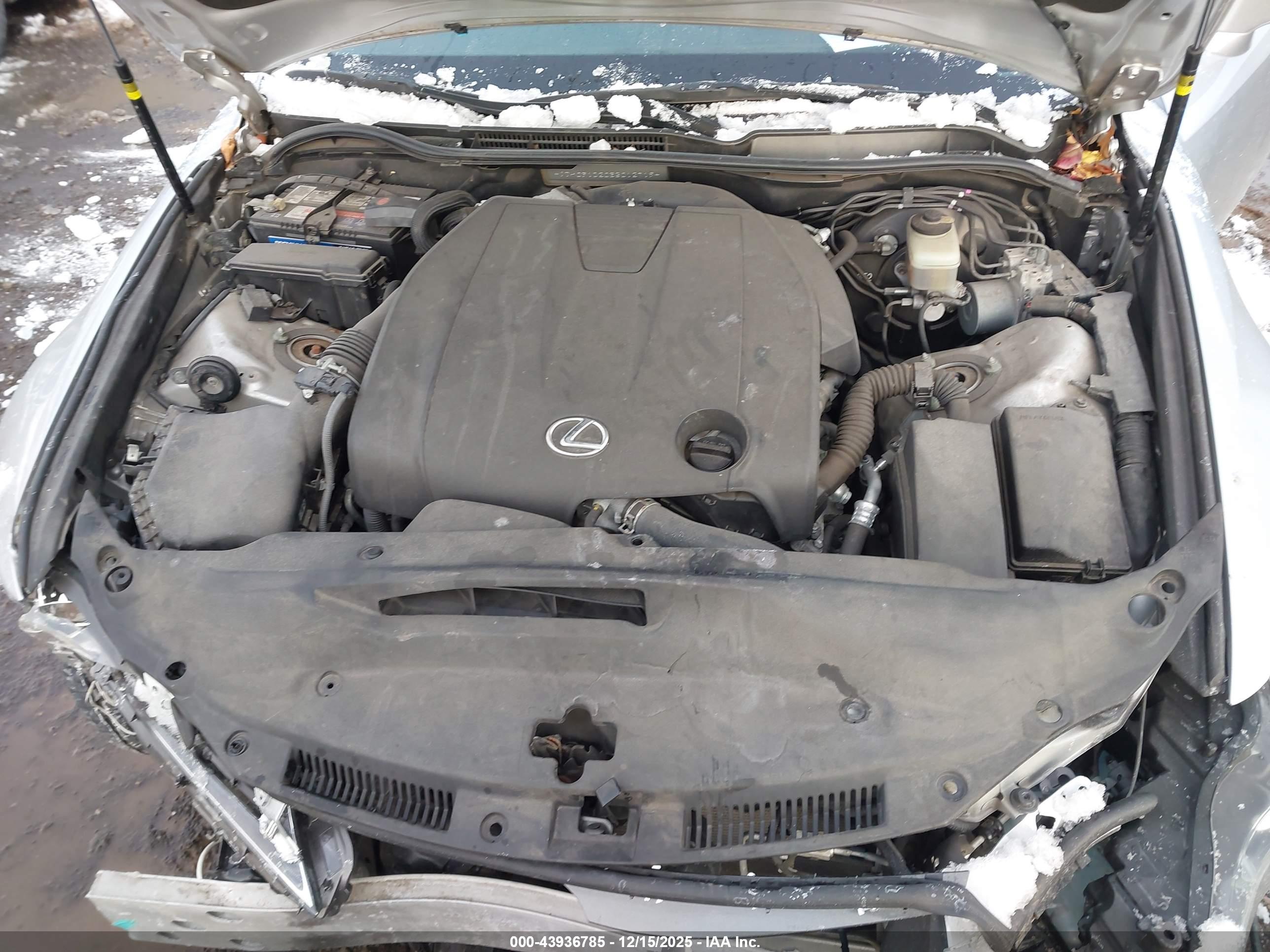 LEXUS IS image 10