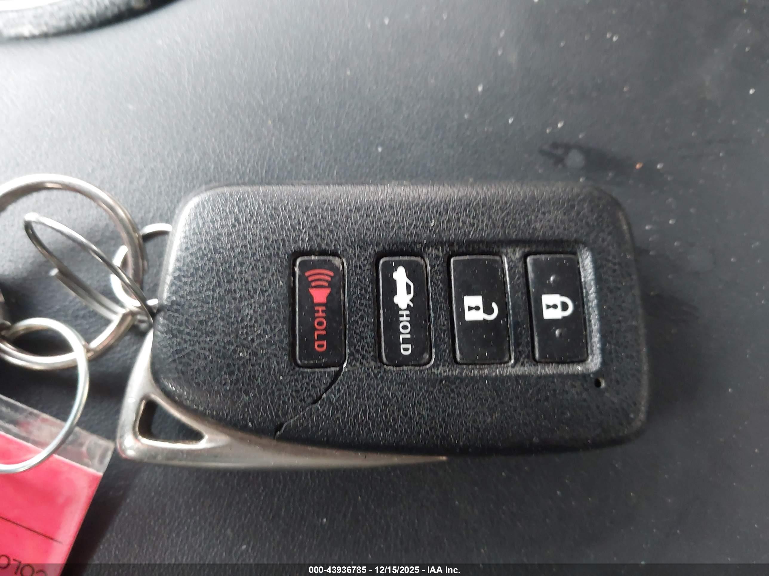 LEXUS IS image 11