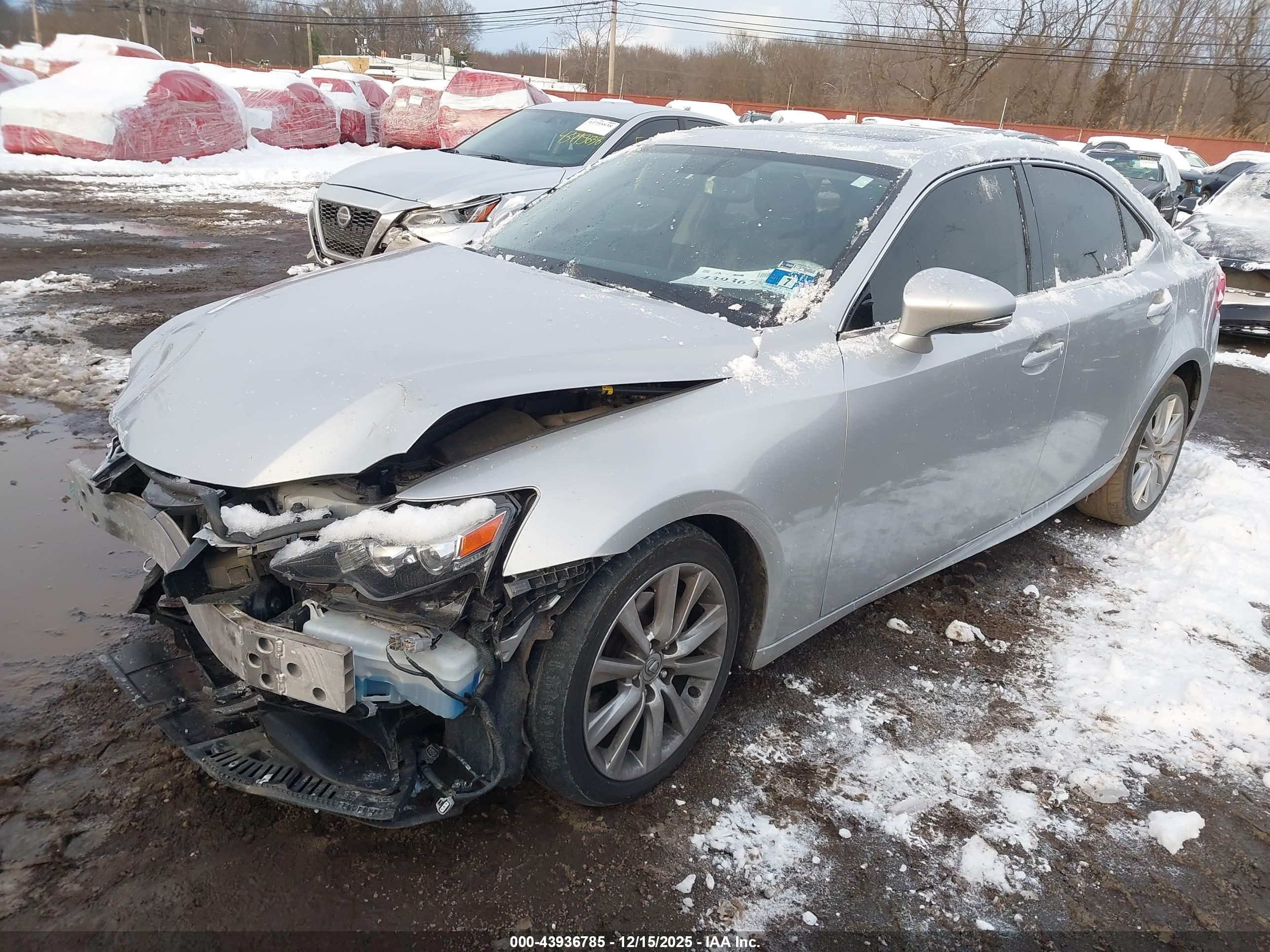 LEXUS IS image 2