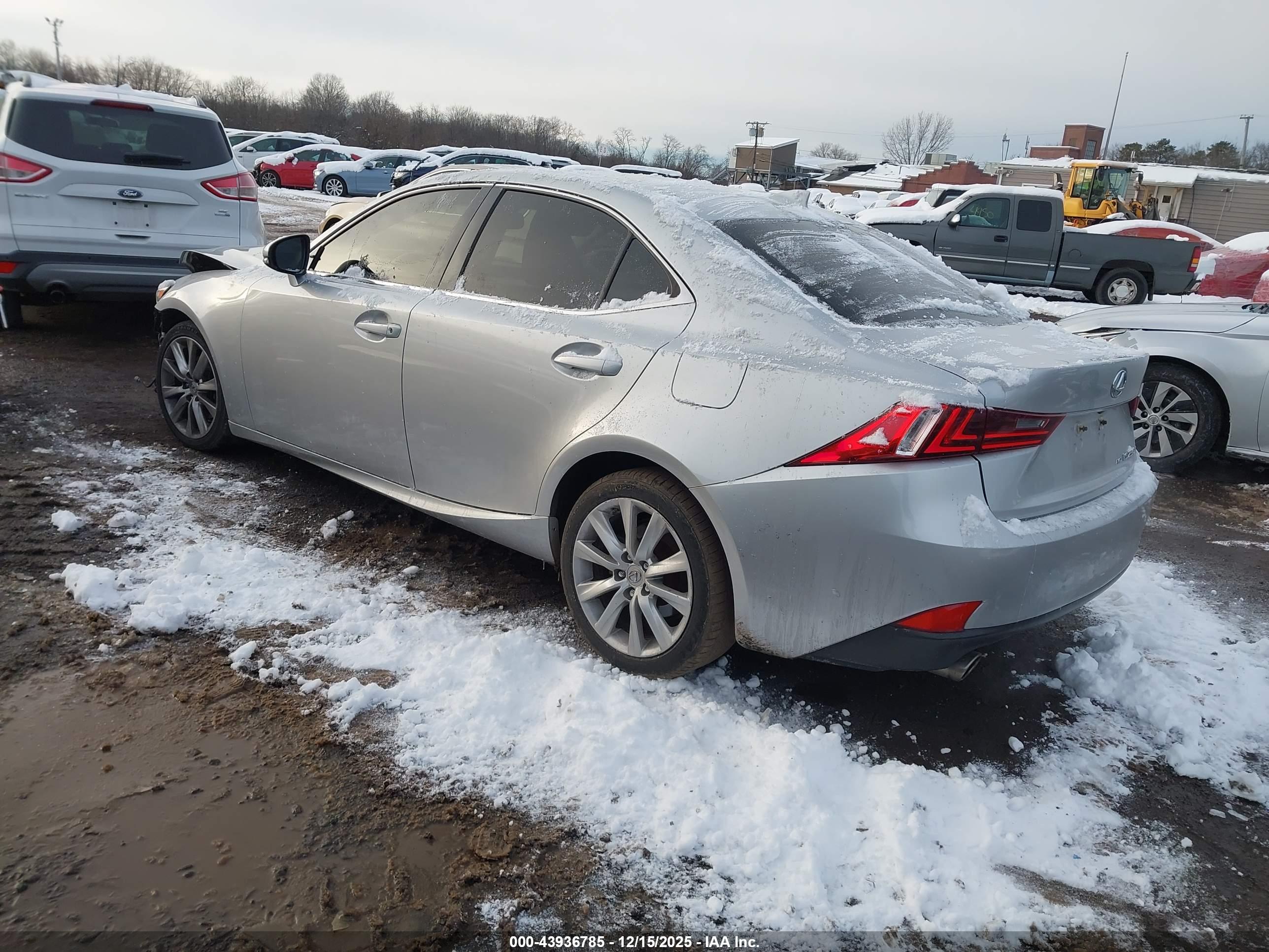 LEXUS IS image 3