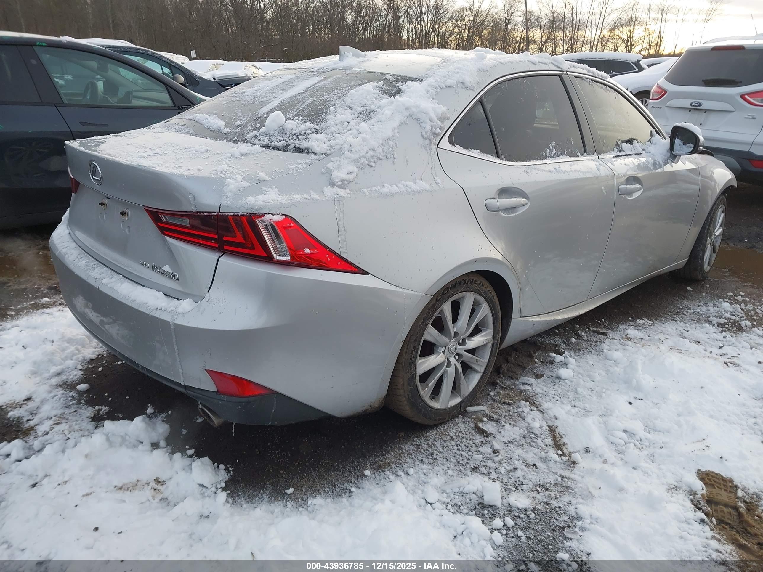 LEXUS IS image 4