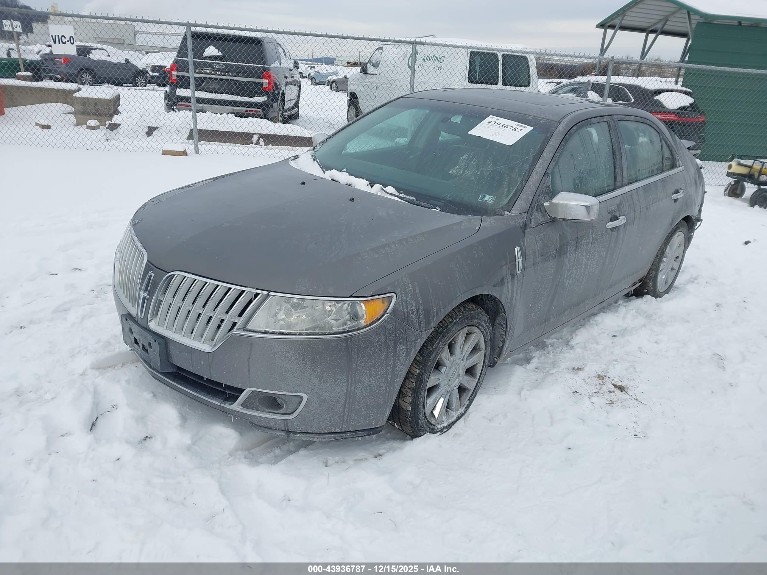 LINCOLN MKZ image 2
