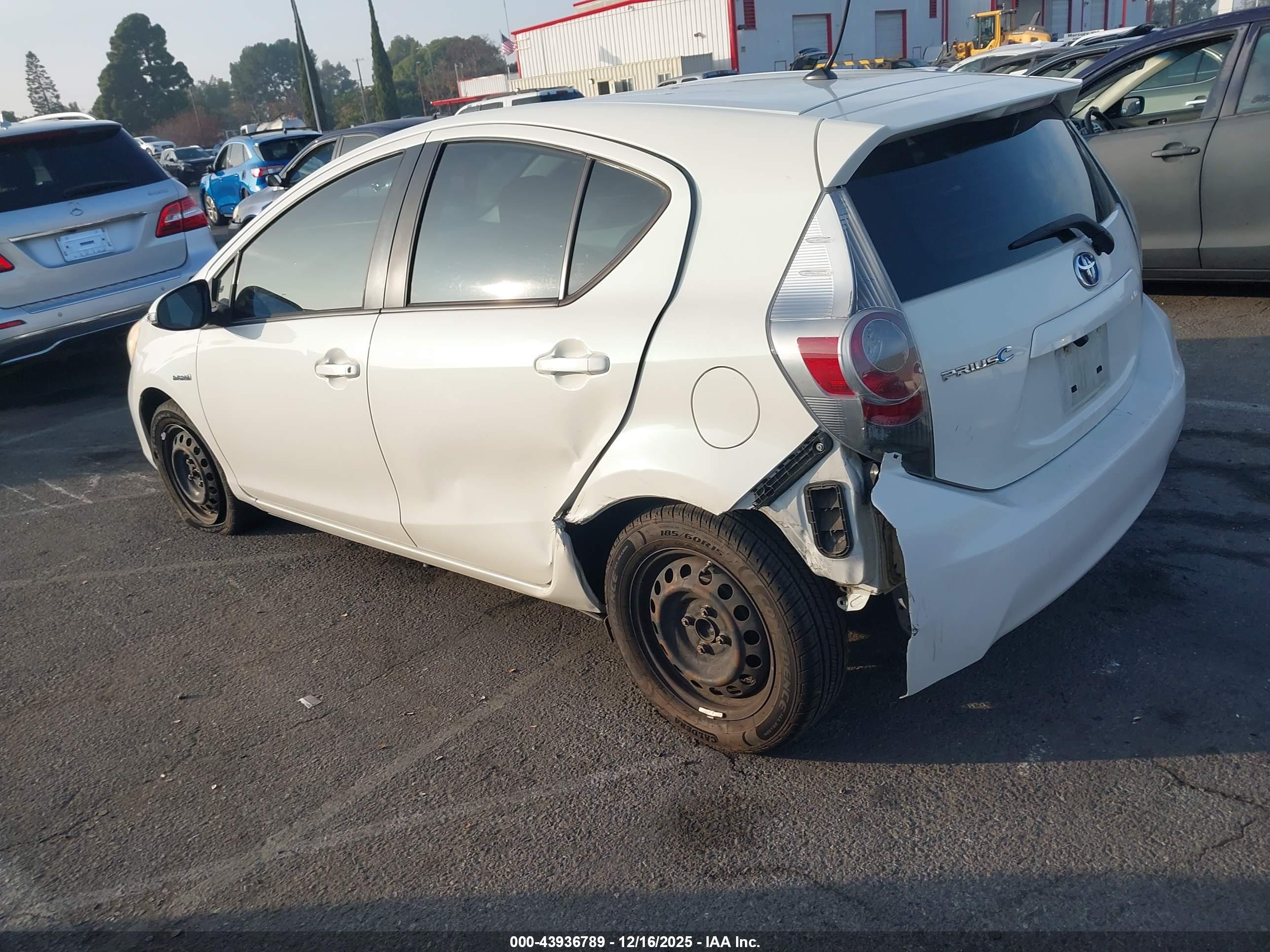 TOYOTA PRIUS image 3