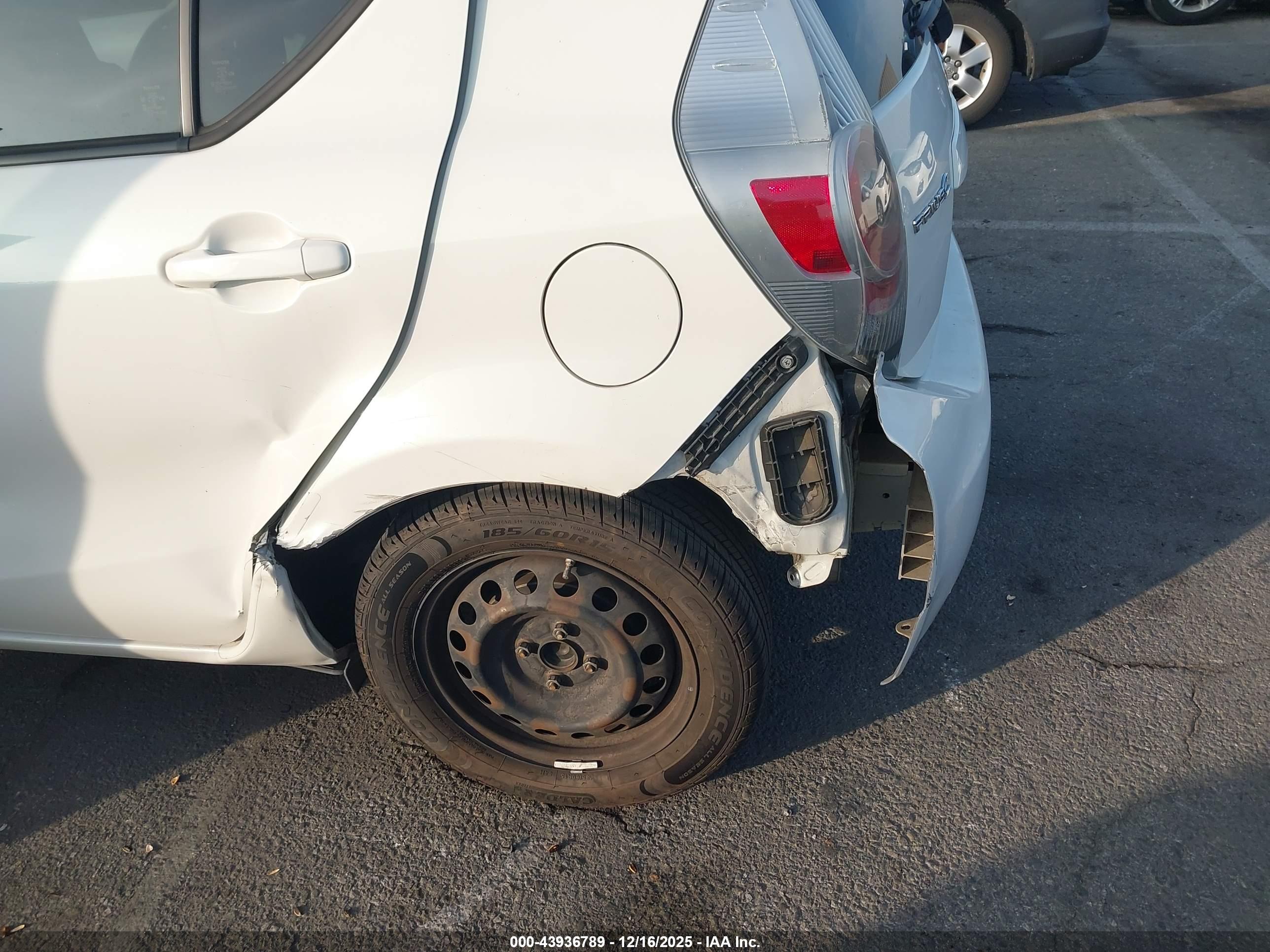 TOYOTA PRIUS image 6