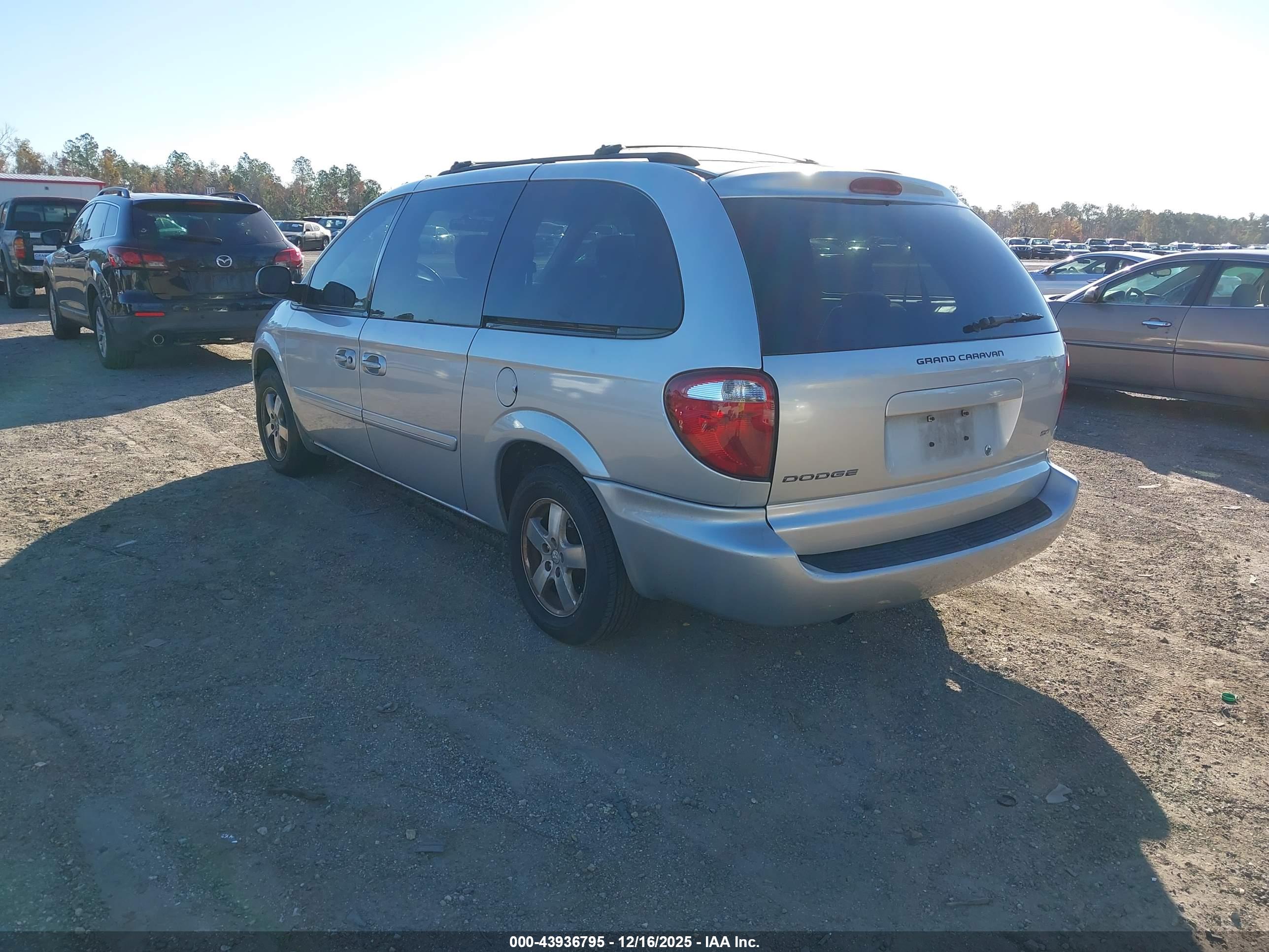DODGE GRAND image 3