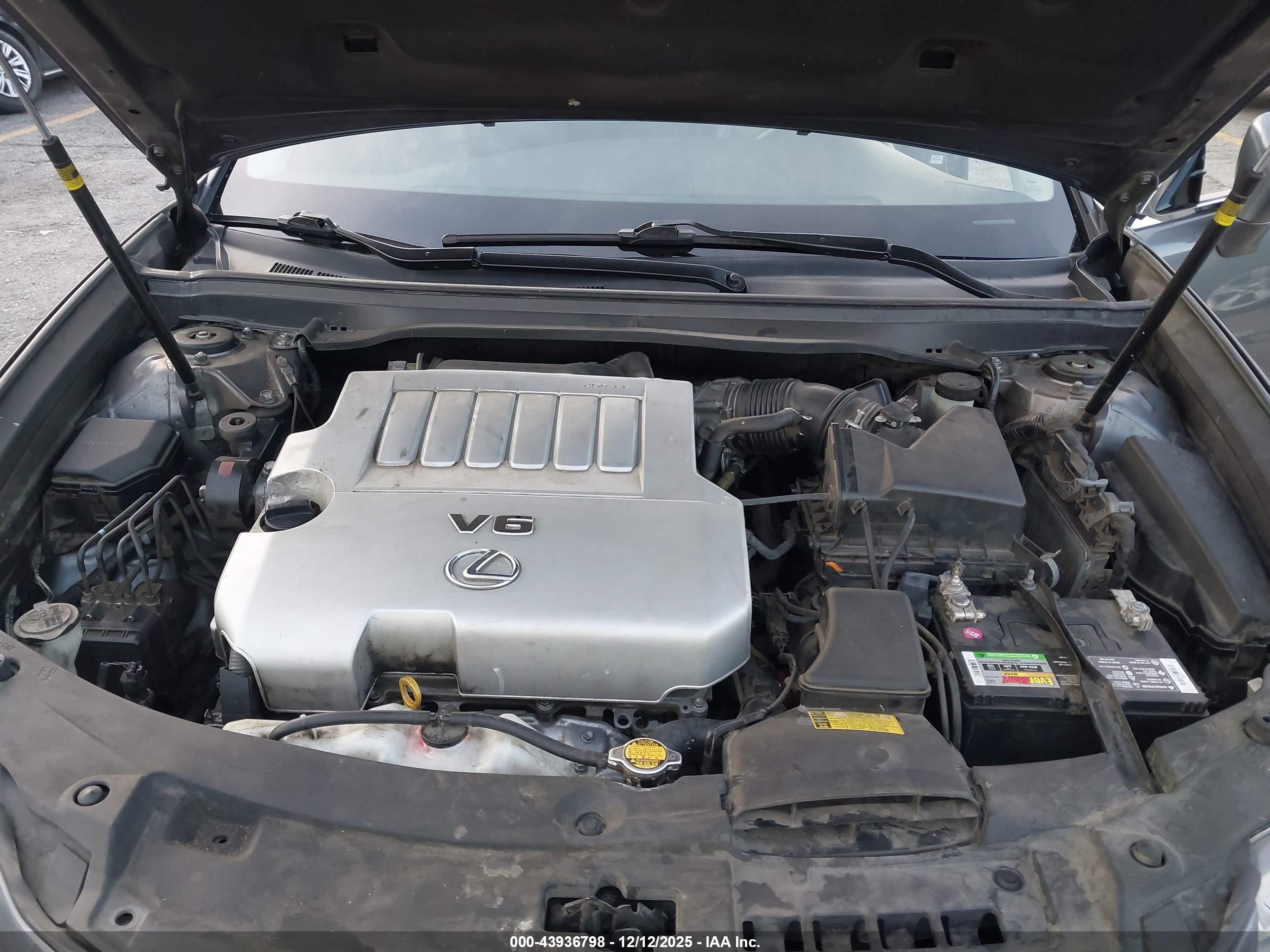 LEXUS ES image 10