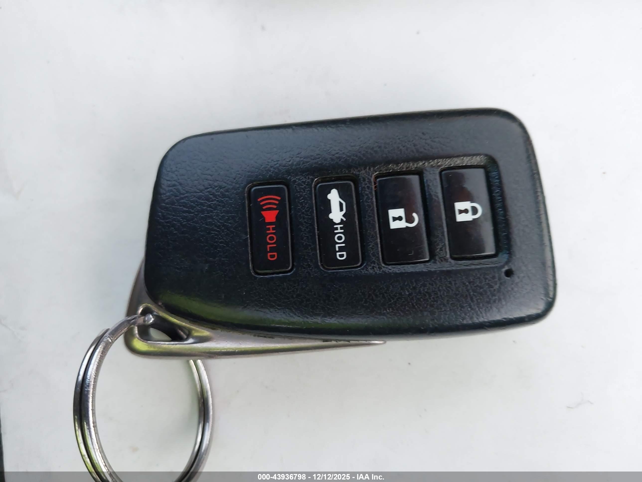 LEXUS ES image 11