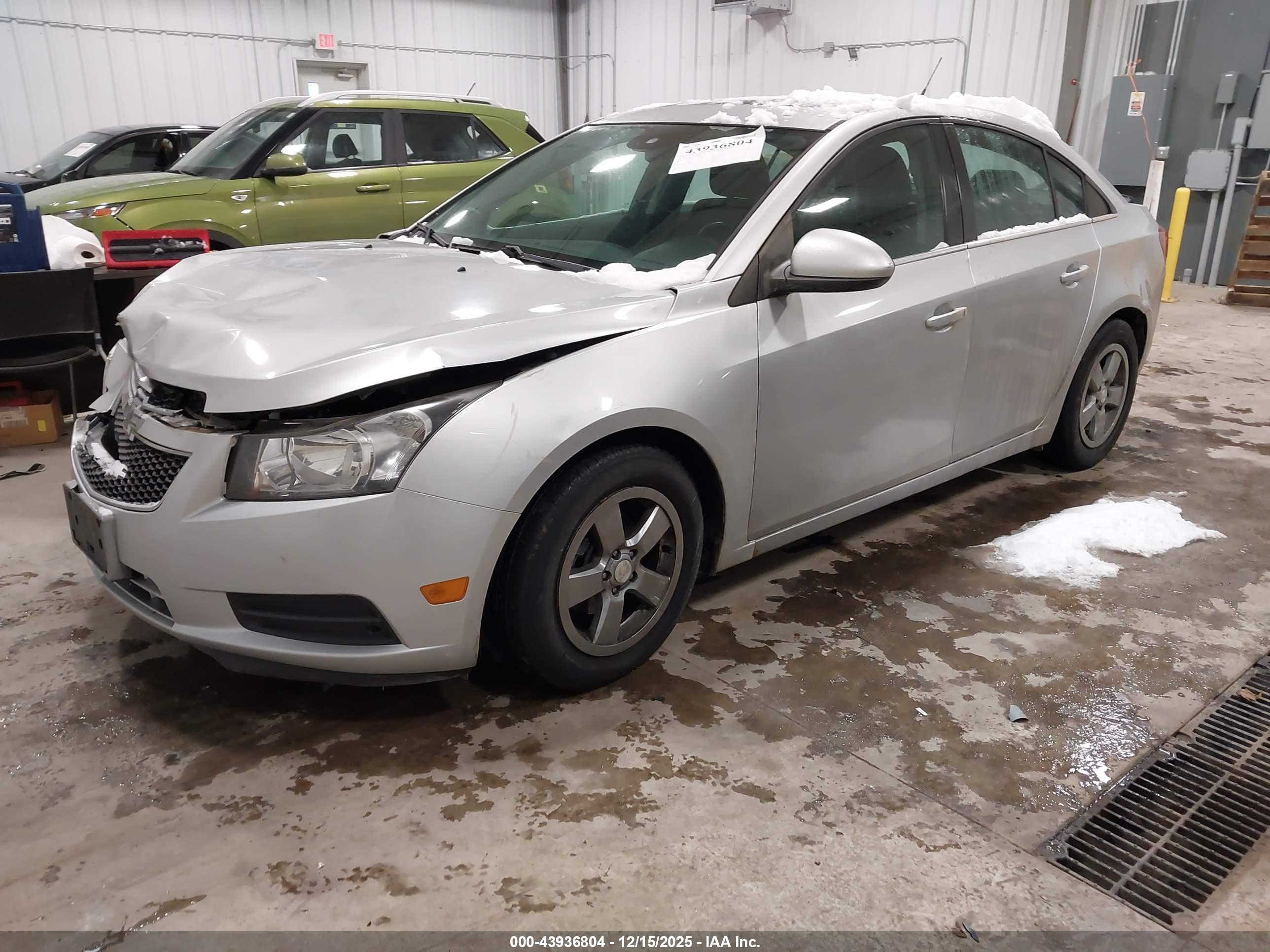 CHEVROLET CRUZE image 2