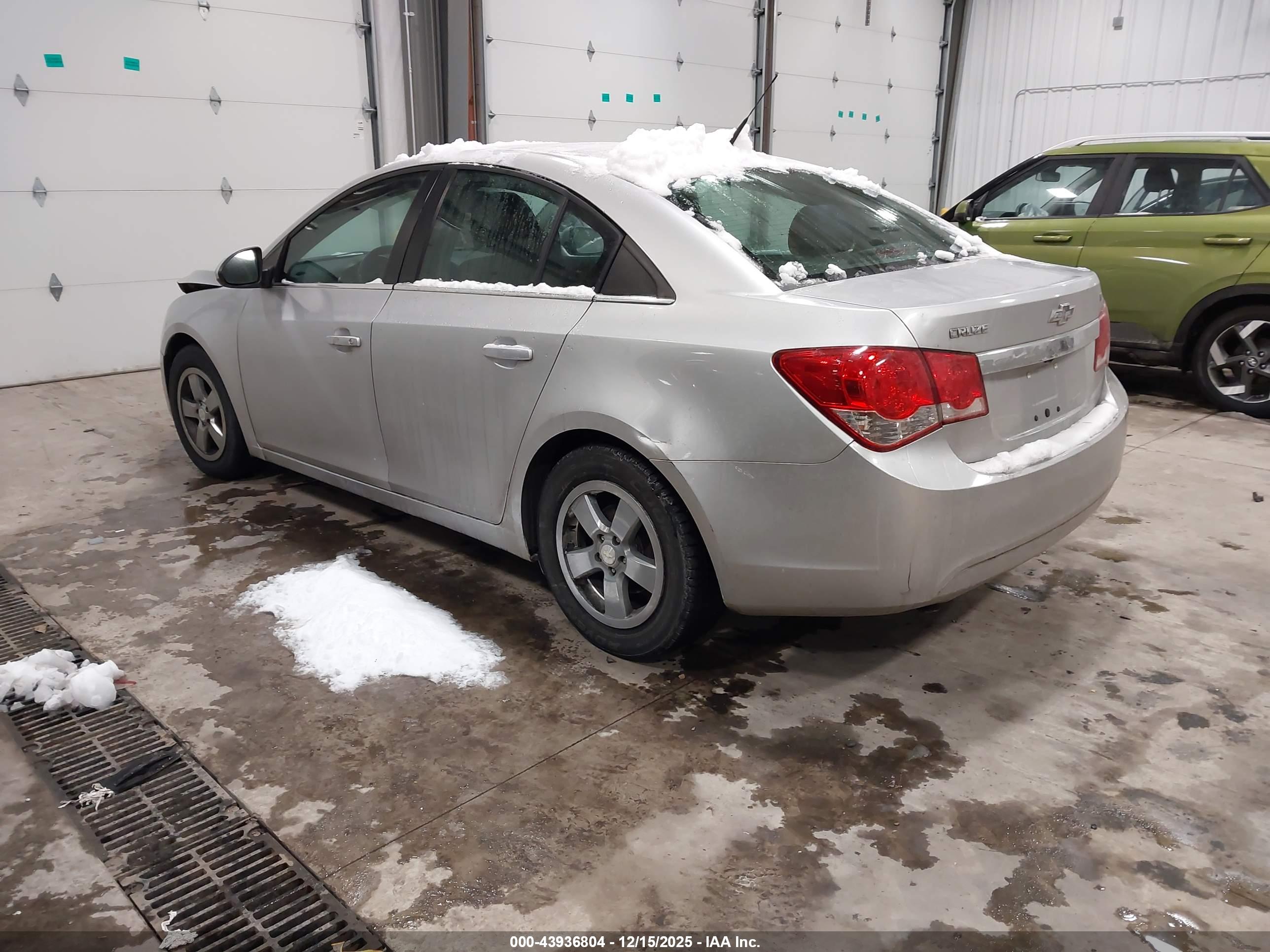 CHEVROLET CRUZE image 3