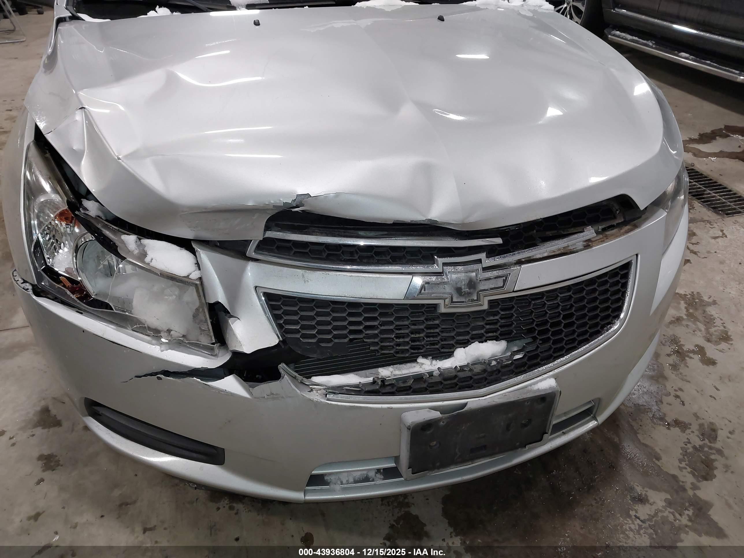 CHEVROLET CRUZE image 6