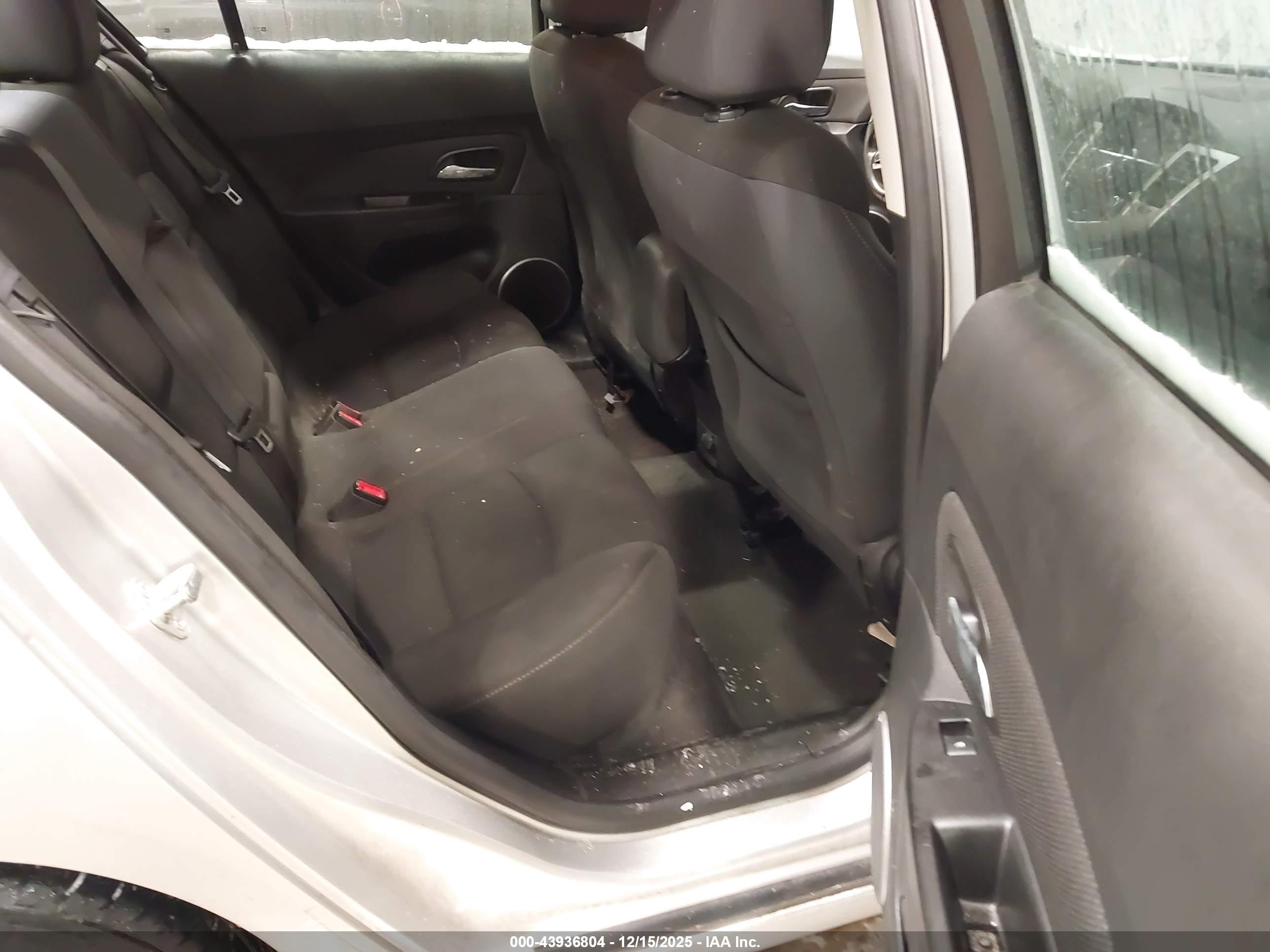 CHEVROLET CRUZE image 8