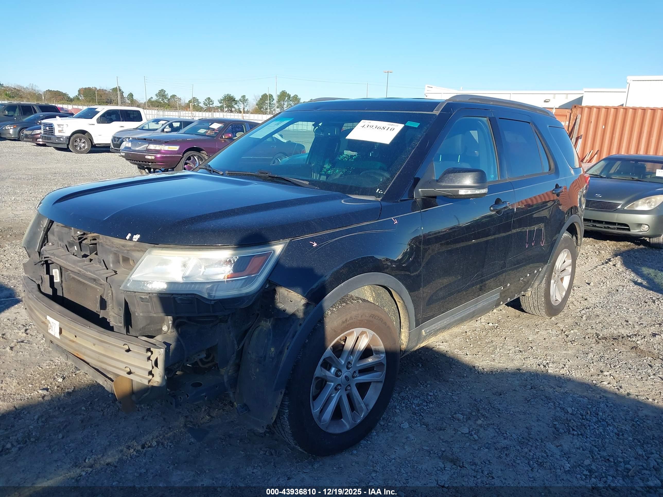 FORD EXPLORER image 2