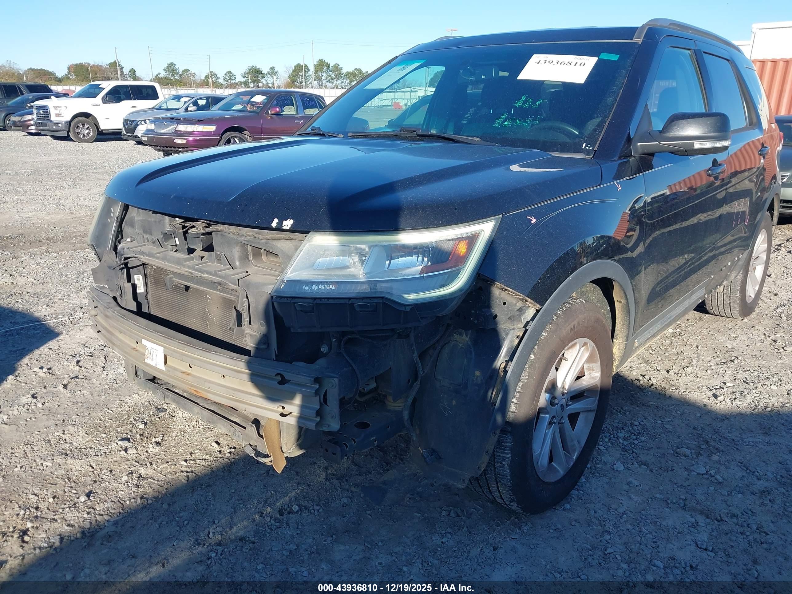 FORD EXPLORER image 6