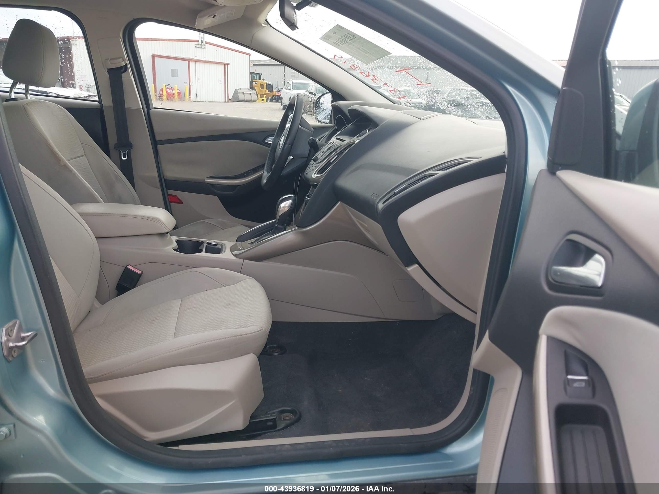 FORD FOCUS image 5