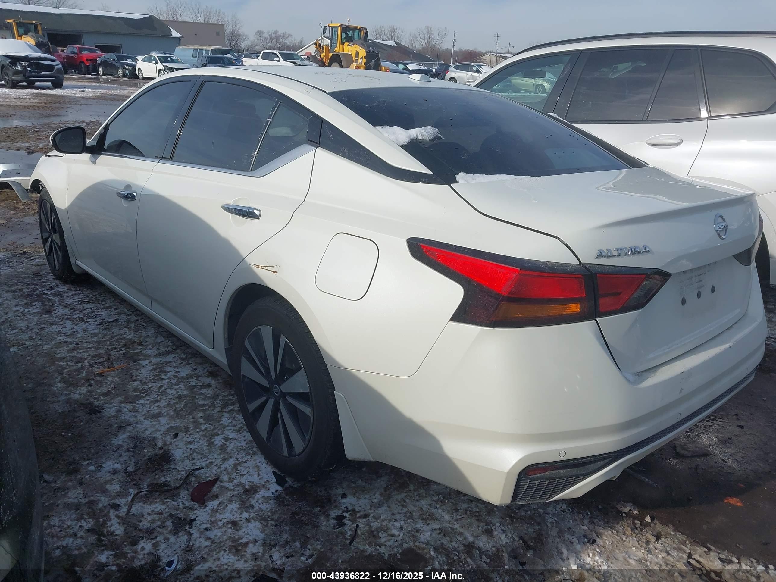 NISSAN ALTIMA image 3