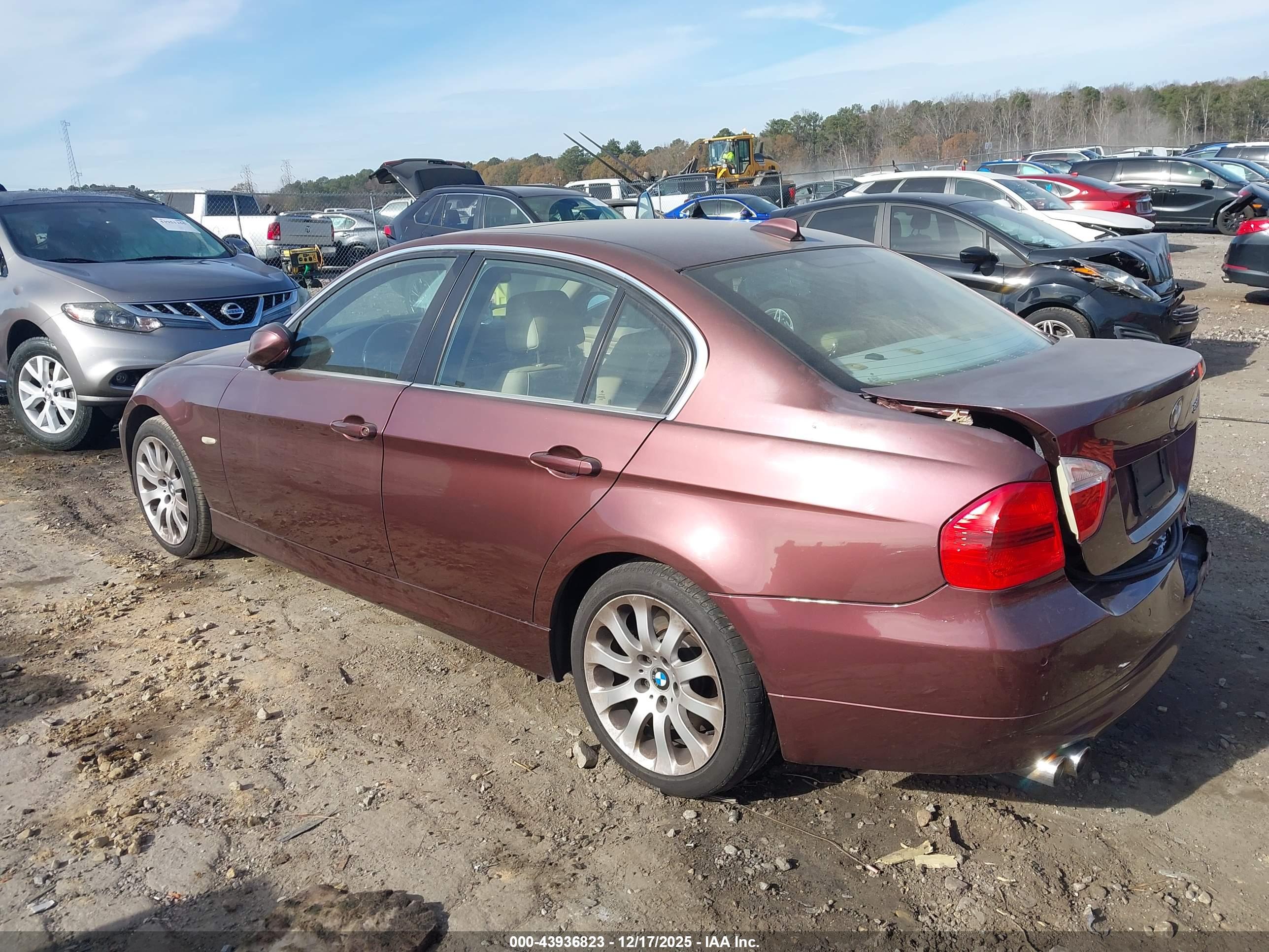 BMW 330I image 3