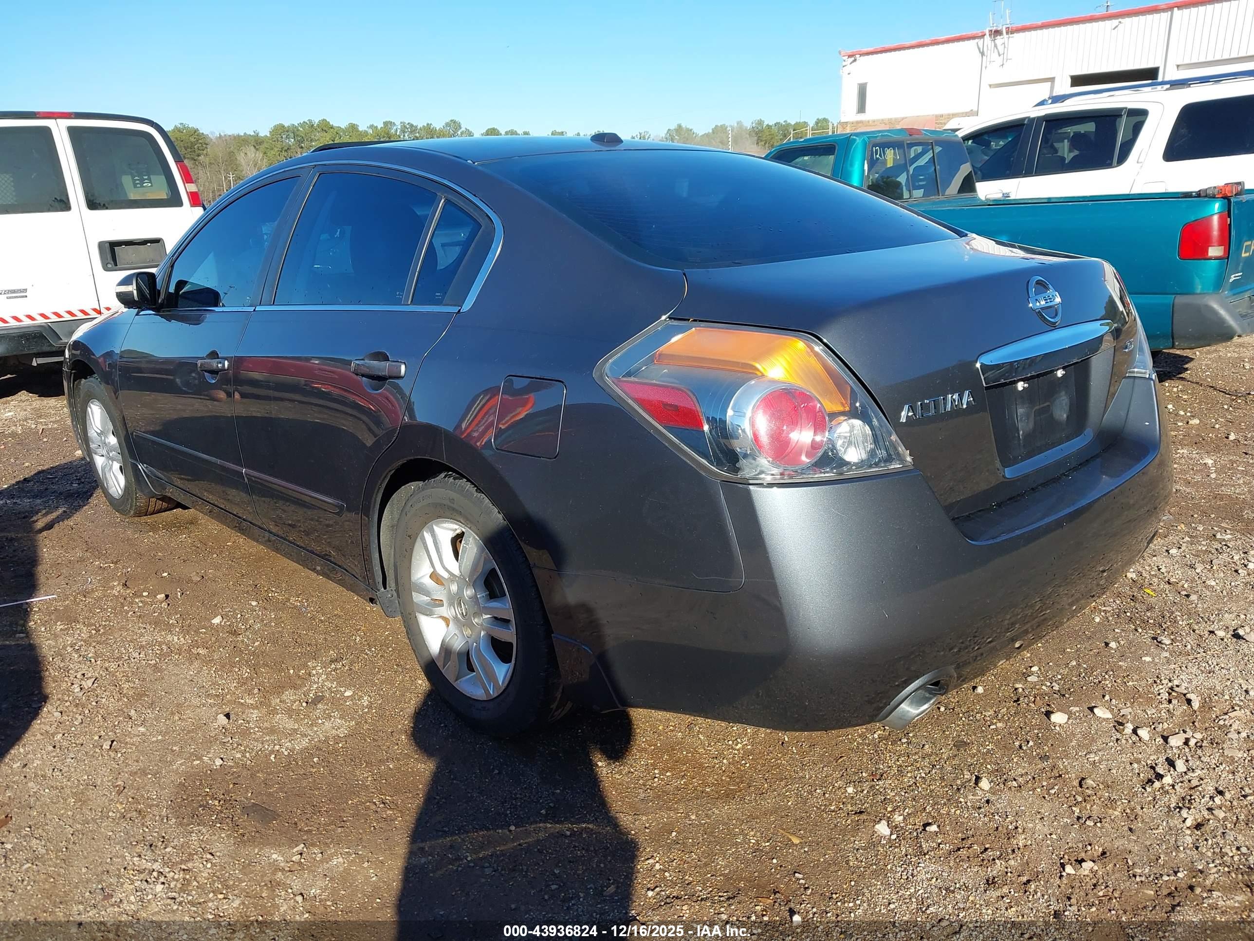 NISSAN ALTIMA image 3