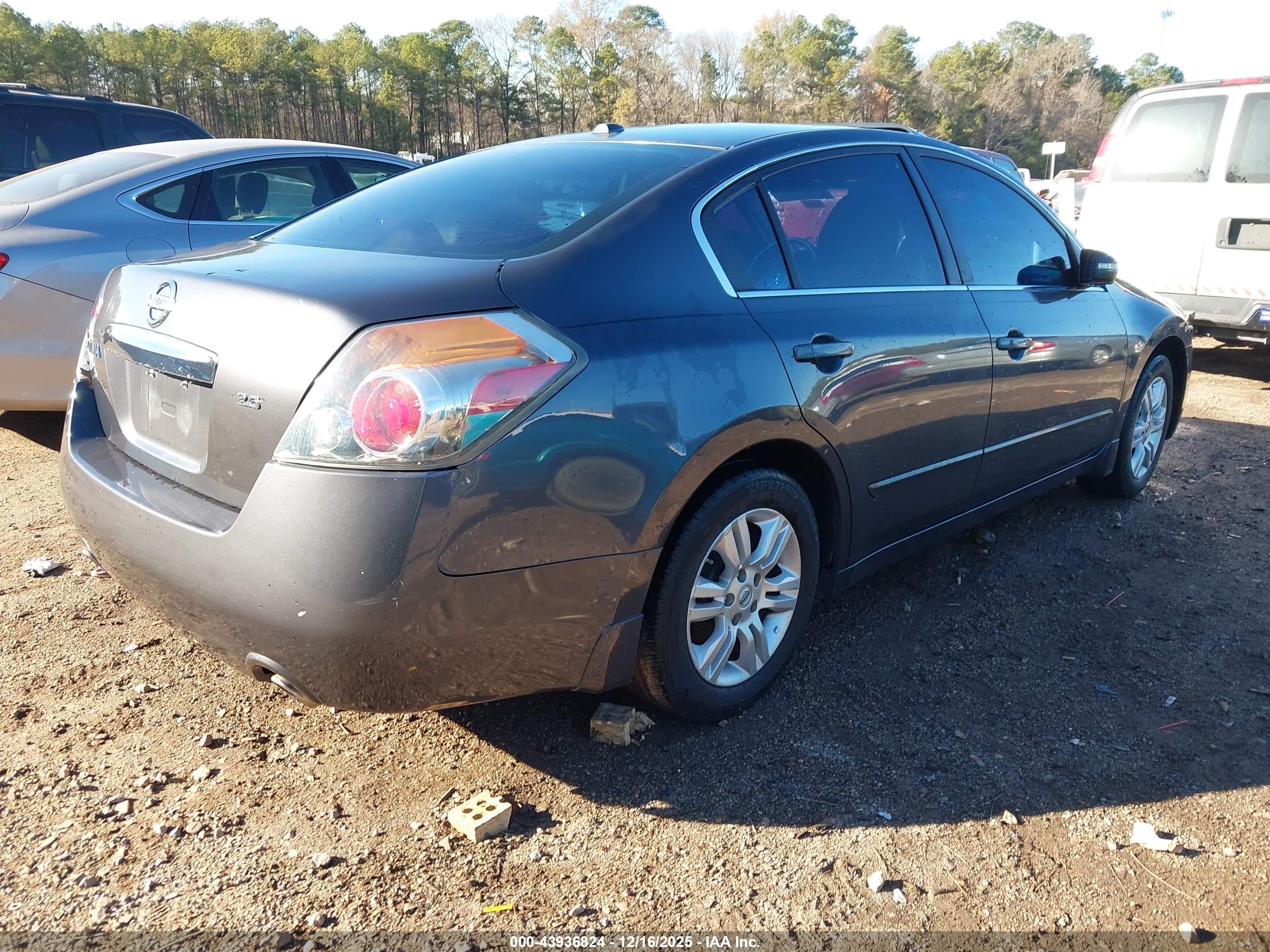 NISSAN ALTIMA image 4